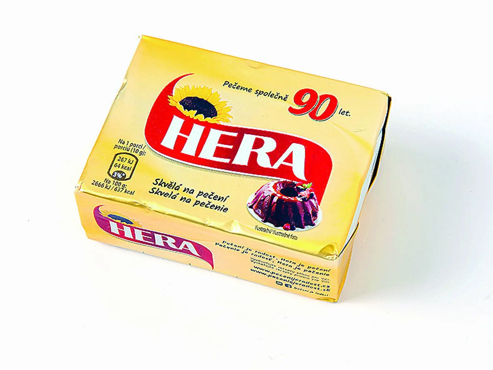 Top! Víťaz - Hera
250 g
Krajina pôvodu/ Česko Obsah tuku/ 72 %
Zloženie/ rastlinné oleje (palmový, repkový, slnečnicový), voda, emulgátory (slnečnicový lecitín, mono- a diglyceridy mastných kyselín), sušená srvátka, soľ 0,2 %, arómy, regulátor kyslosti: kyselina citrónová, vitamíny A a D, farbivo: karotény
Energia v 100 g/ 2 666 kJ 
Redakcia hodnotí: Najtmavšou, žltkastou farbou najviac pripomína maslo, vonia príjemne ako rastlinný tuk určený na priame jedenie. Aj chuť je veľmi dobrá, smota
