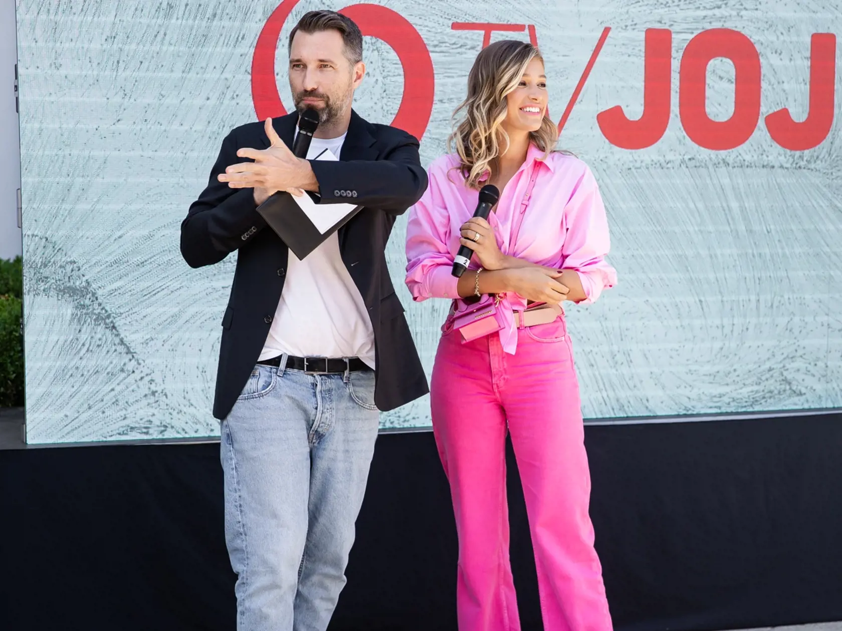 Predstavenie novej vysielacej štruktúry televízie JOJ v Bratislave. Na snímke Branislav "Bruno" Ciberej a Jasmina Alagič Vrbovská.