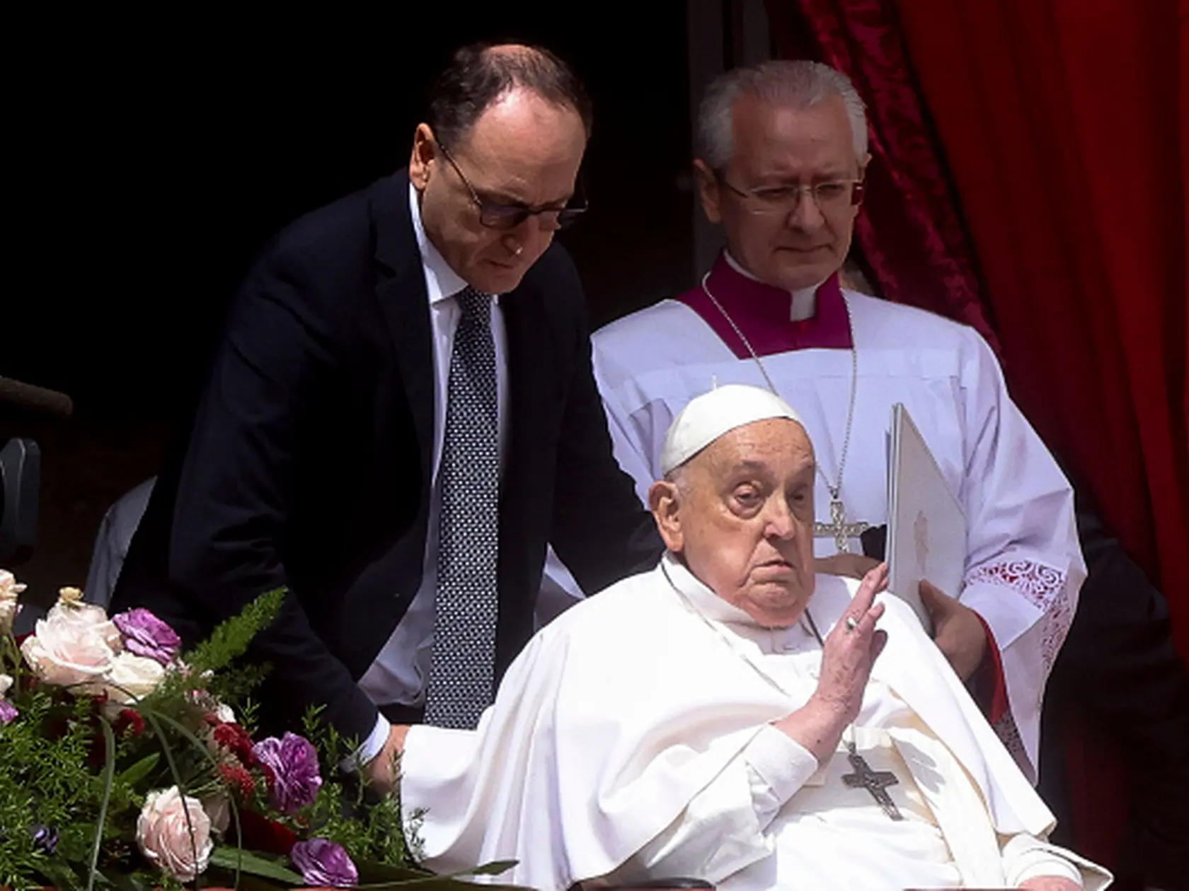 VATICAN CITY, VATICAN - APRIL 20: Pope Francis attends the Urbi et Orbi Message to the World at the central Loggia of St. Peter's Basilica, on April 20, 2025 in Vatican City, Vatican. (Photo by Alessandra Benedetti - Corbis/Corbis via Getty Images)