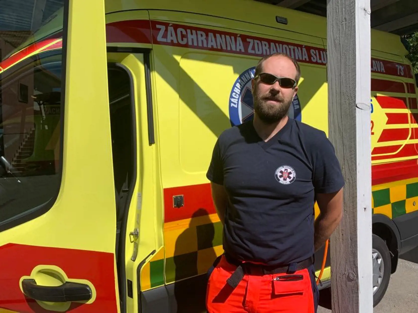 Záchranár a odborár Dominik. Ak chcú mať slušné platy, musia pracovať aj nadčas