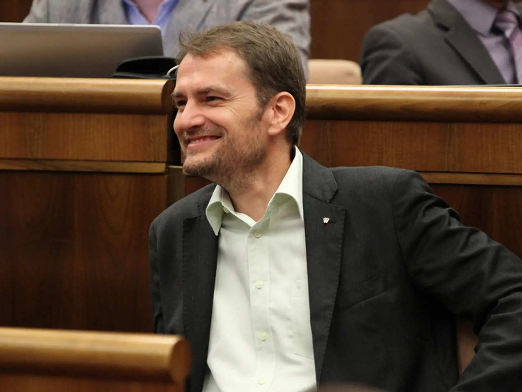 Igor Matovič z OĽANO je proti tomu, aby ľudia rovnakého pohlavia vychovávali deti.