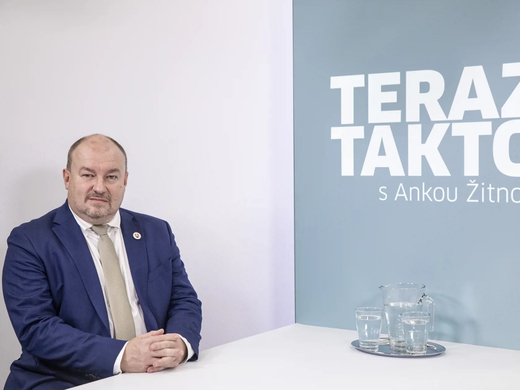 Na snímke je diskusná relácia “Teraz takto”, ktorej hosťom bol  poslanec Národnej rady Slovenskej republiky na kandidátke strany SNS Rudolf Huliak.