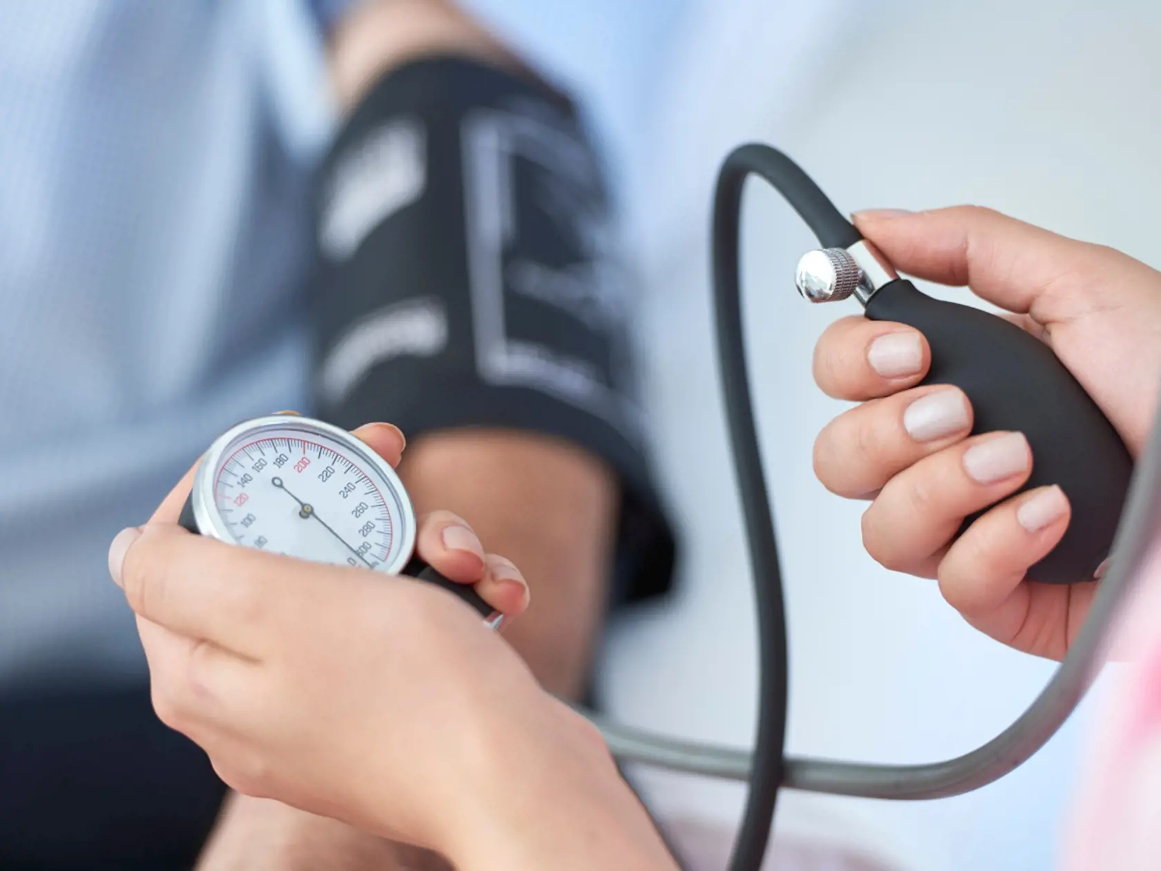 Krvný tlak dokáže spôsobiť veľa problémov, ktoré zeler dokáže eliminovať