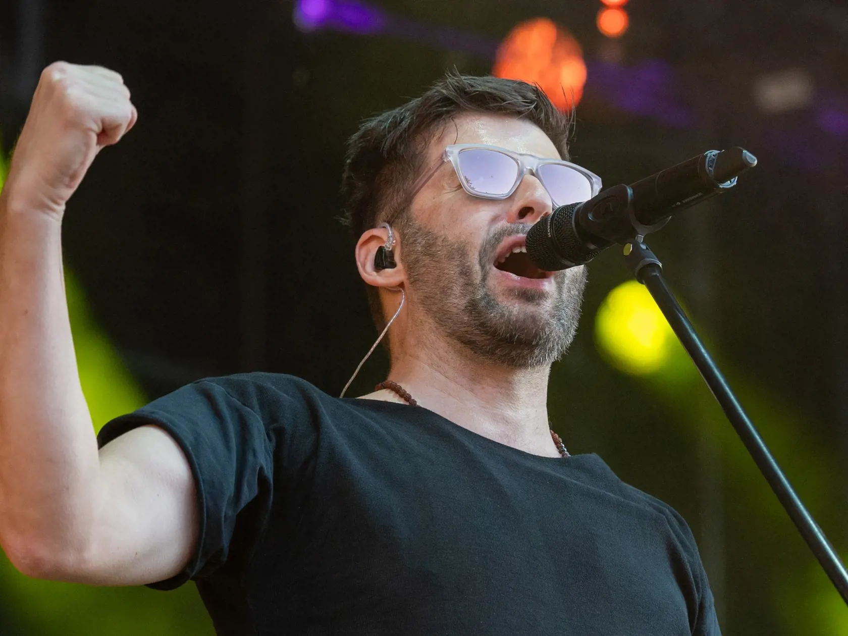 Na snímke vystupuje spevák skupiny Hex Peter Novák počas sobotňajšieho programu 14. ročníka Dobrého festivalu v Prešove 15. júna 2024. FOTO TASR - Veronika Mihaliková
