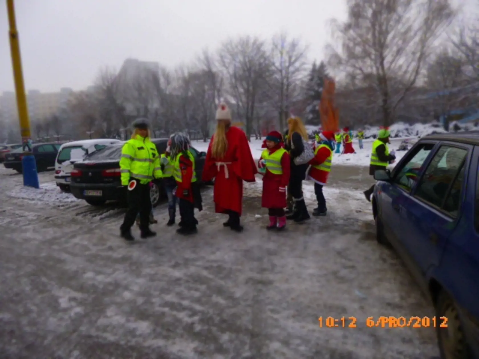 Deti spolu s Mikulášom a policajtmi kontrolovali šoférov na cestách v Košiciach.