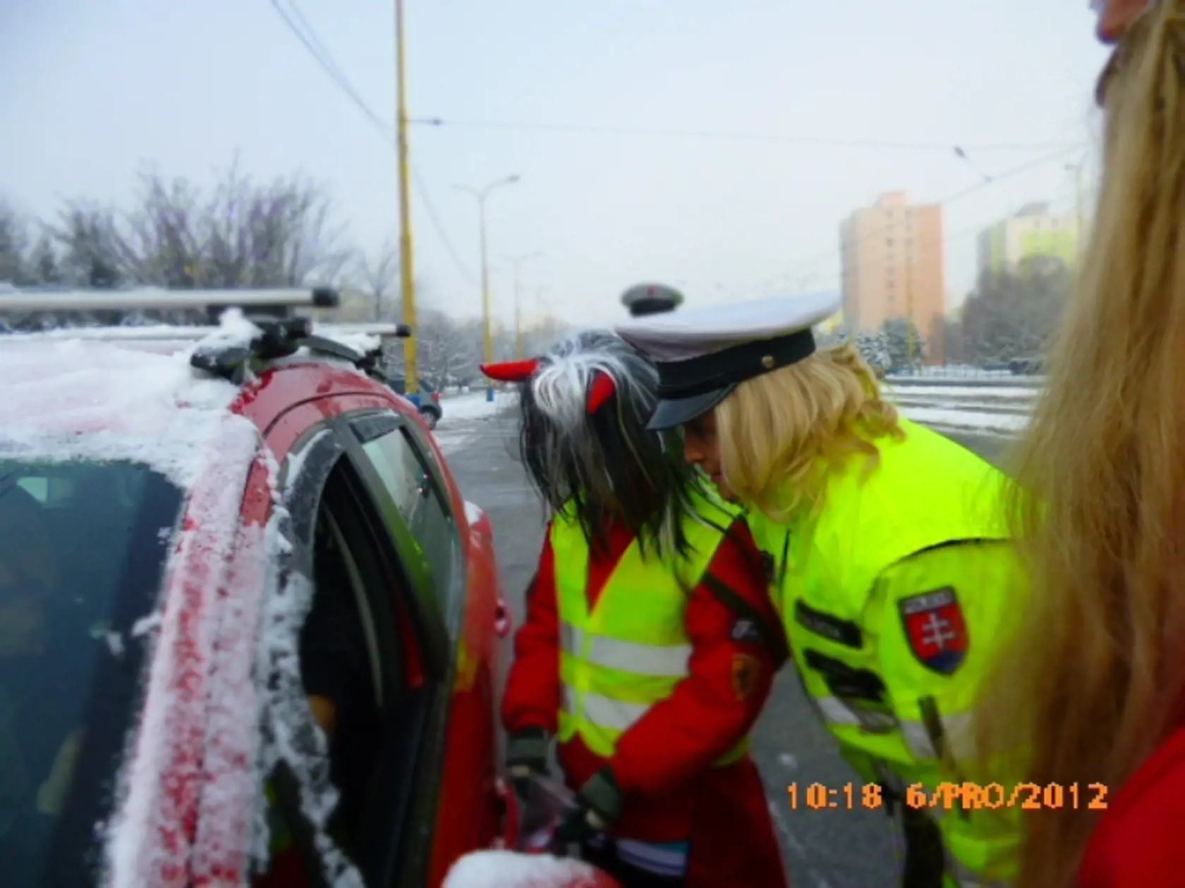 Deti spolu s Mikulášom a policajtmi kontrolovali šoférov na cestách v Košiciach.
