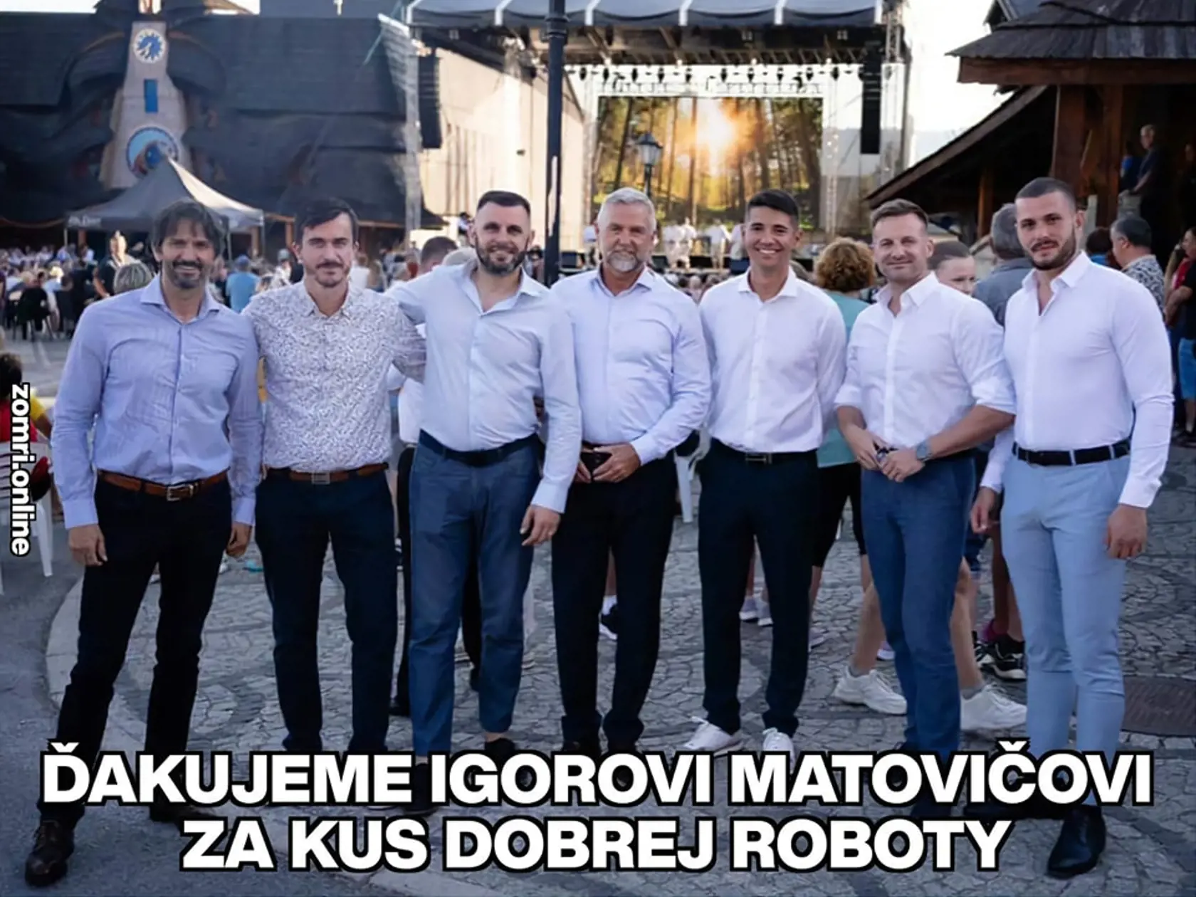 S úsmevom...
