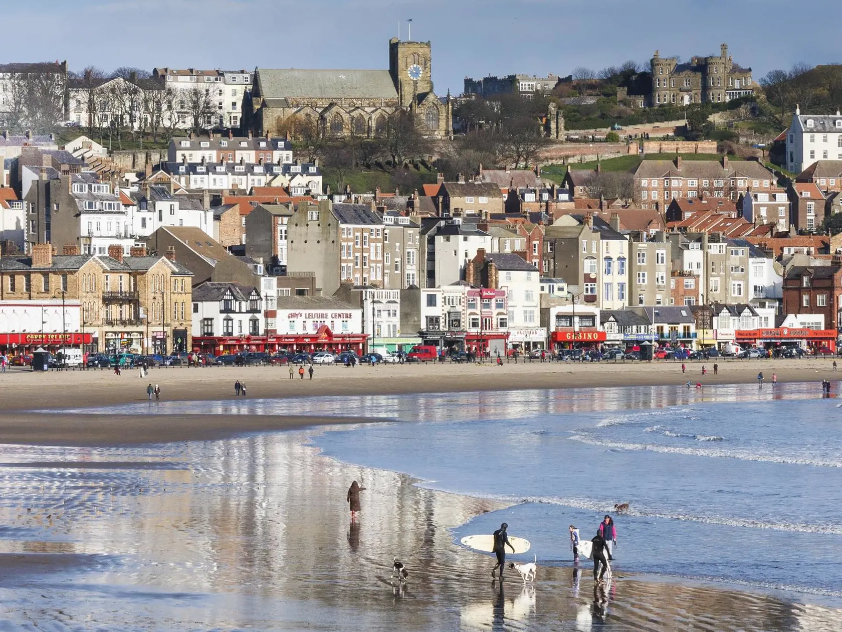 Scarborough South Bay, Yorkshire, Anglicko: do zálivu ústi časť odpadových vôd.
