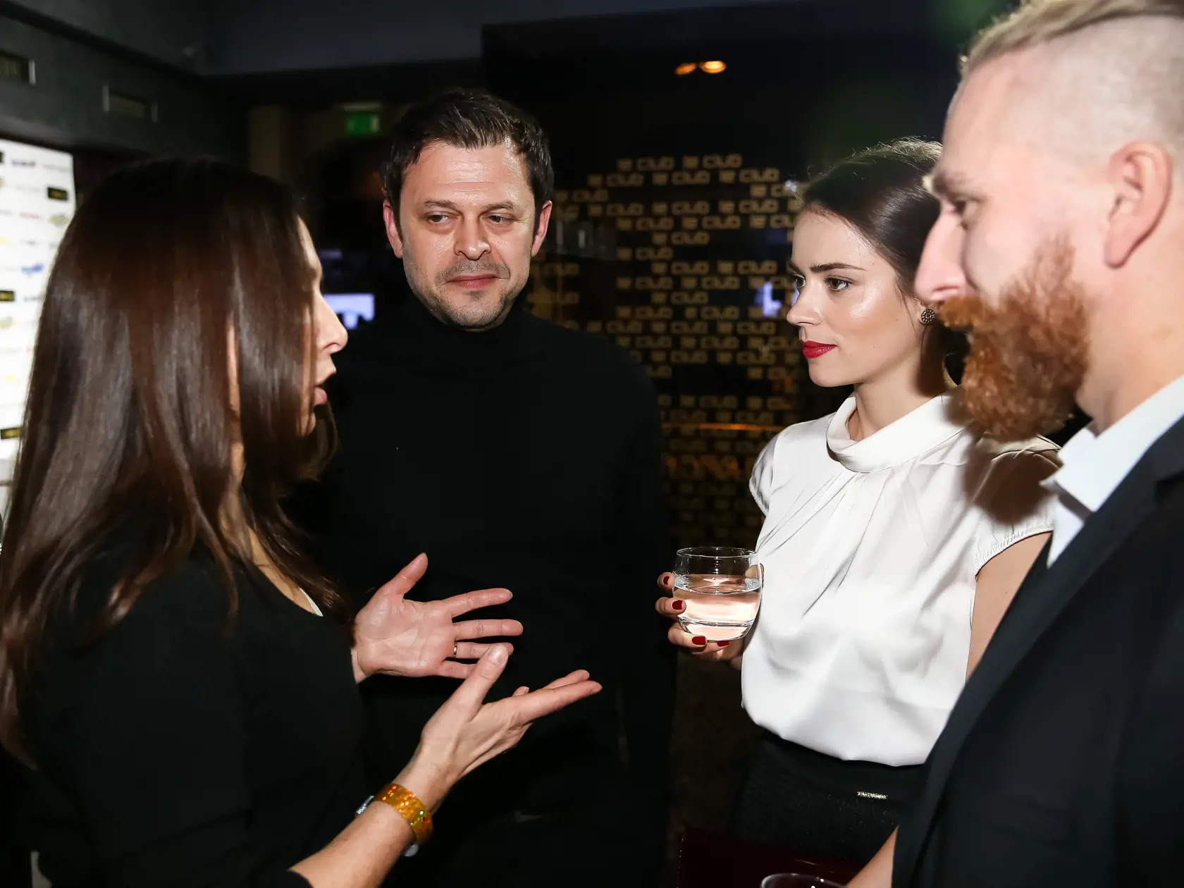 Mediálna párty televízie Markíza v jednom z Bratislavských podnikov. Na snímke Henrieta Mičkovicová, Alexander Bárta a Gabriela Marcinková.
