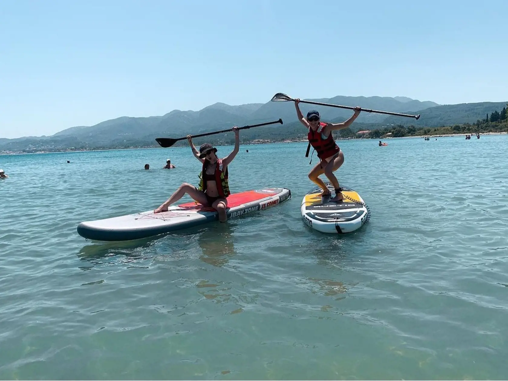 Petra Dubayová so sestrou na Corfu