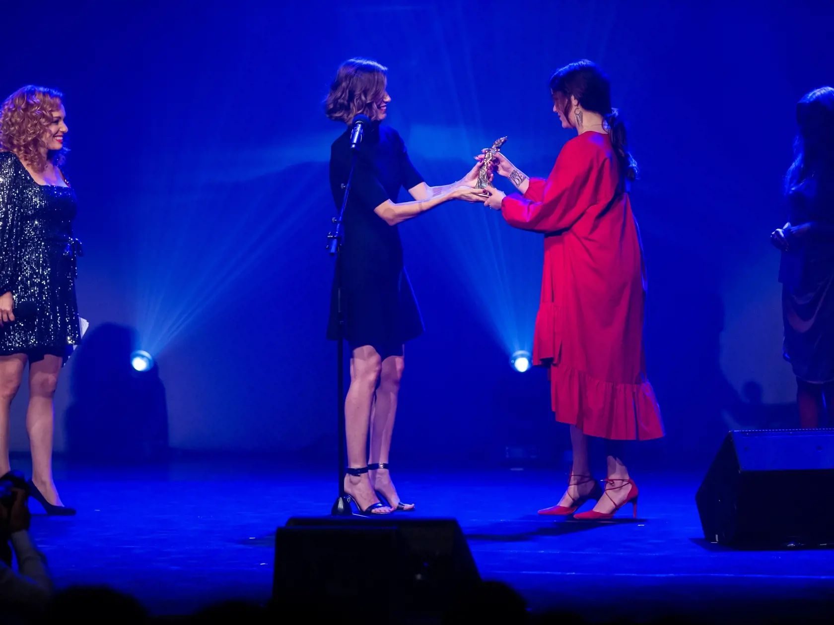 Galavečer odovzdávania Ceny SOZA 2019 v Mestskom divadle Pavla Országha Hviezdoslava v Bratislave. Na snímke Vera Wisterová, Celeste Buckingham a Zuzana Smatanová.