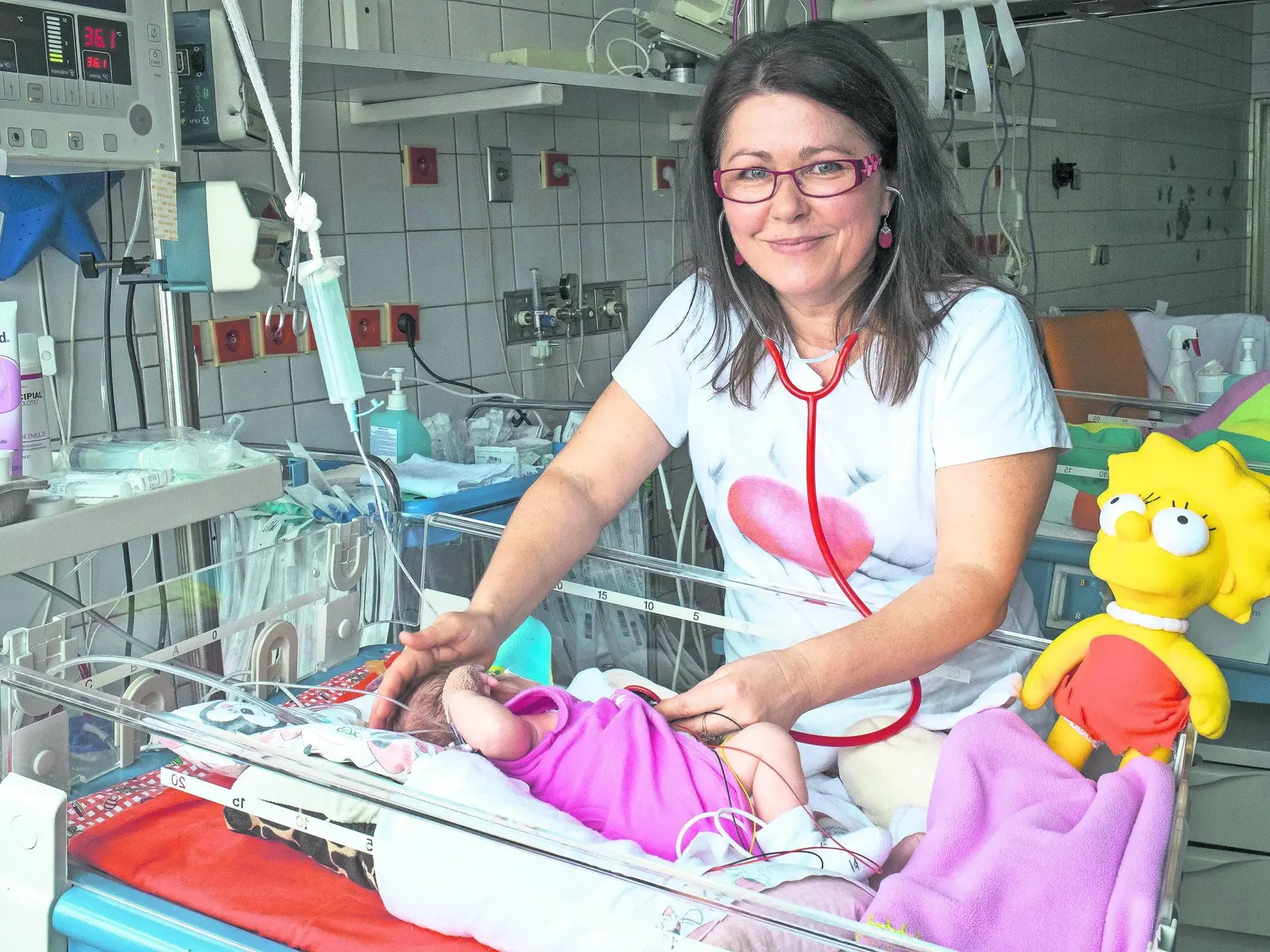 Detské kardiocentrum sa stará o najmenších pacientov. Primárkou Oddelenia arytmií a kardiostimulácie je Viera Illíková.