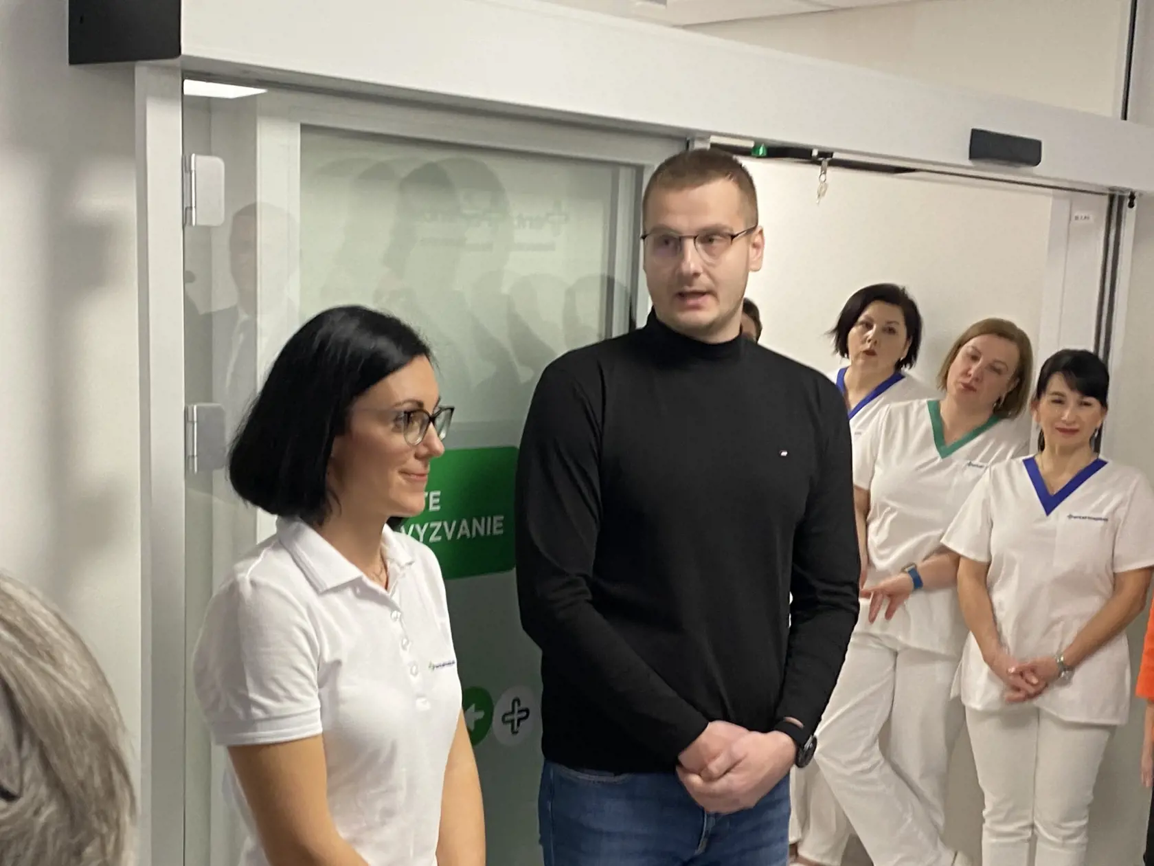 Na urgentnom príjme zachránený policajt Šimon Novák (31) zo Svidníka s primárkou Ingrid Beríkovou. 