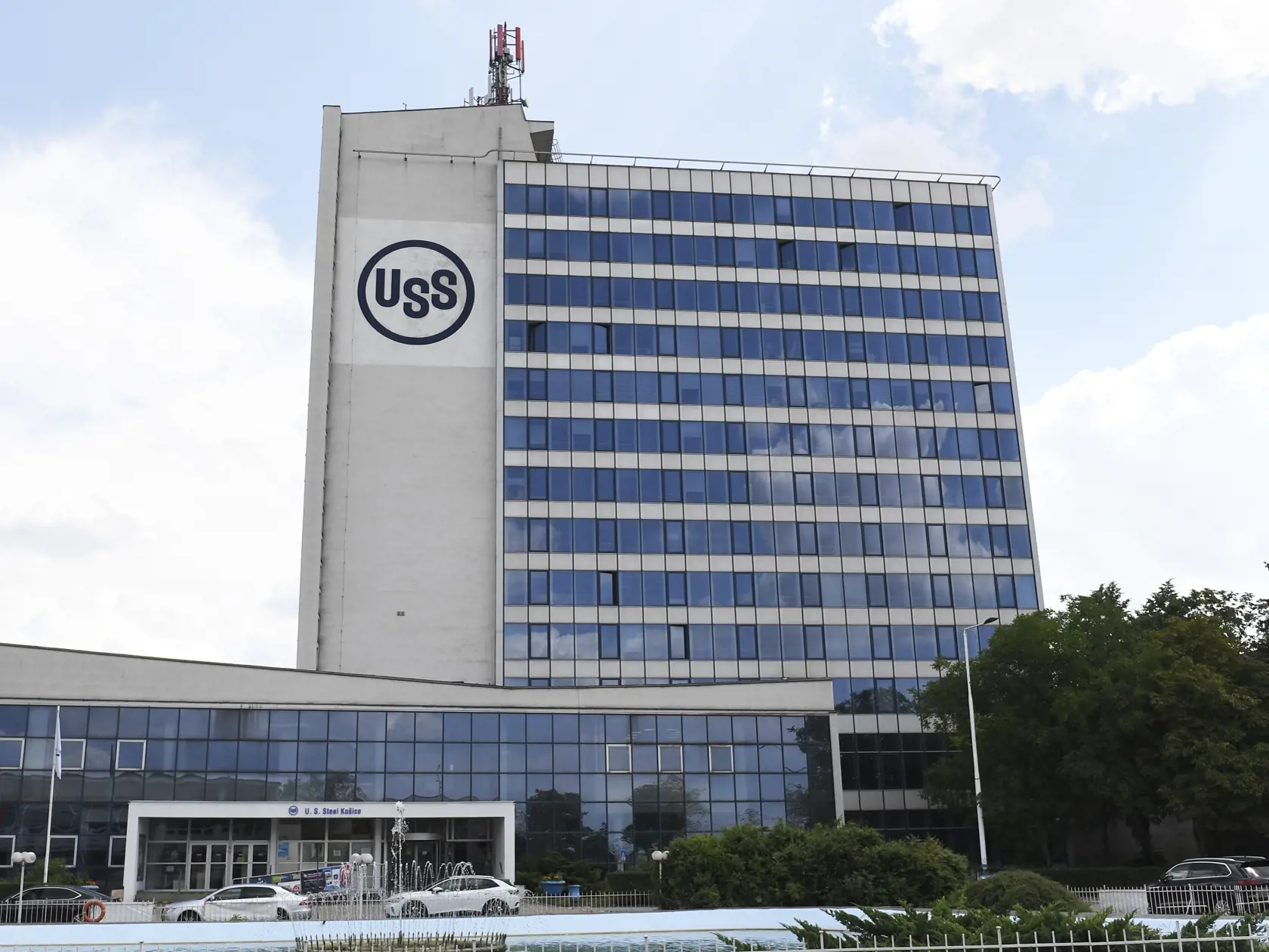 Na snímke administratívna budova U. S. Steel Košice (bývalé VSŽ) 3. augusta 2022. FOTO TASR – František Iván