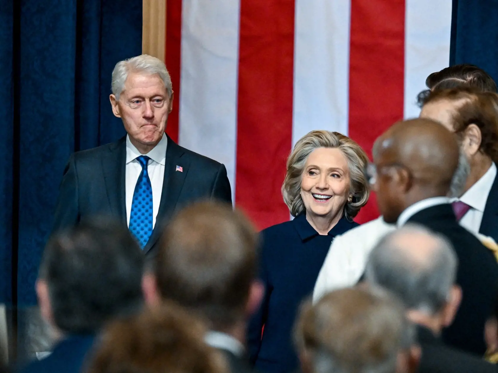 Inaugurácia Donalda Trumpa. Na snímke exprezident Bill Clinton s manželkou Hillary. 