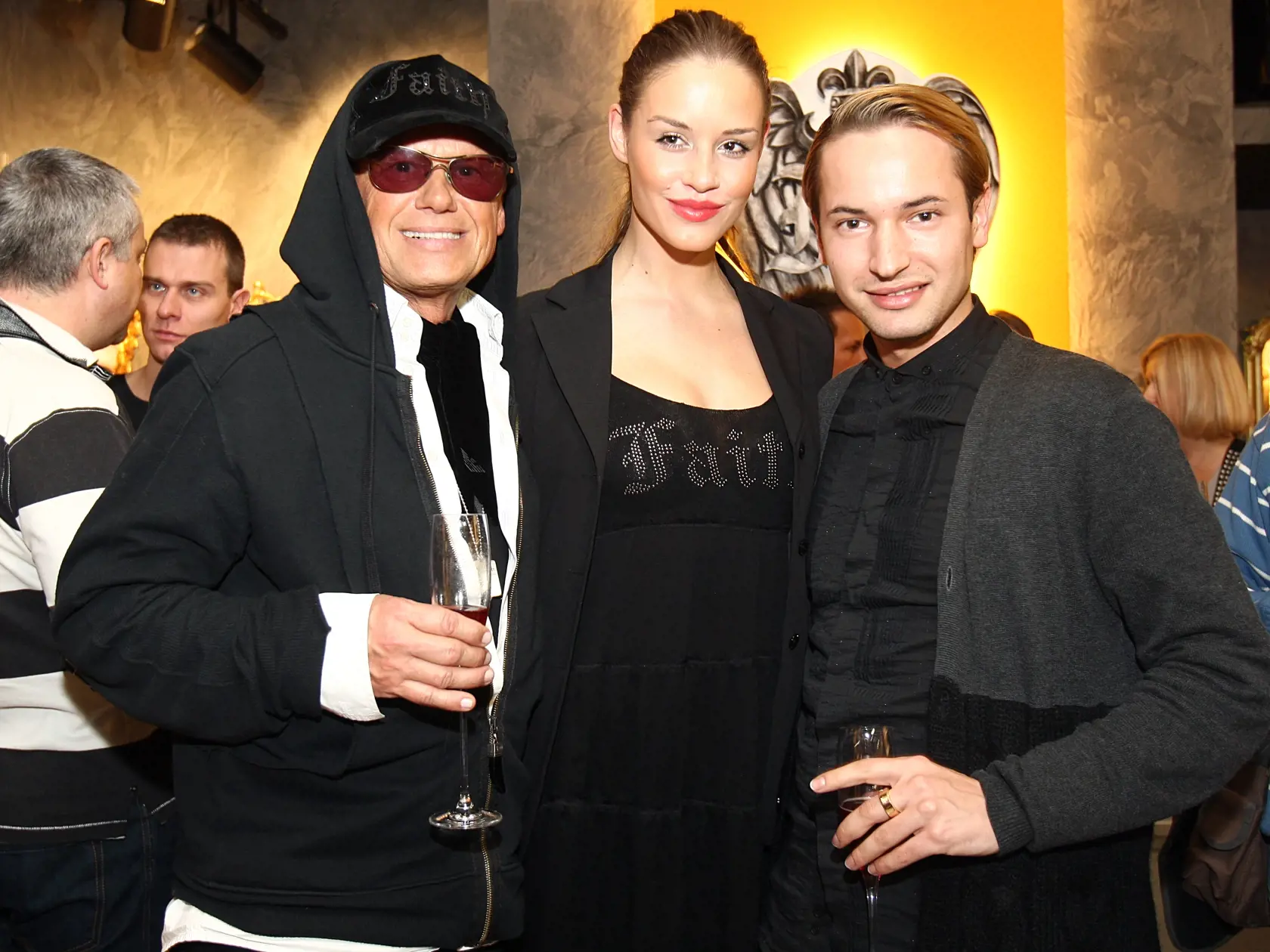 Otvorenie predajne modnej znacky Faith
Paviel Rochnyak
Jiri Korn
Zuzana Jandova
Faith
predajna
ochod
otvorenie
moda
oblecenie
26.2.2009 Aupark Shopping Center Bratislava Einsteinova ulica
foto: Michal Smrcok
pôvodný súbor:IMG_foto MICHAL SMRCOK_34651.JPG