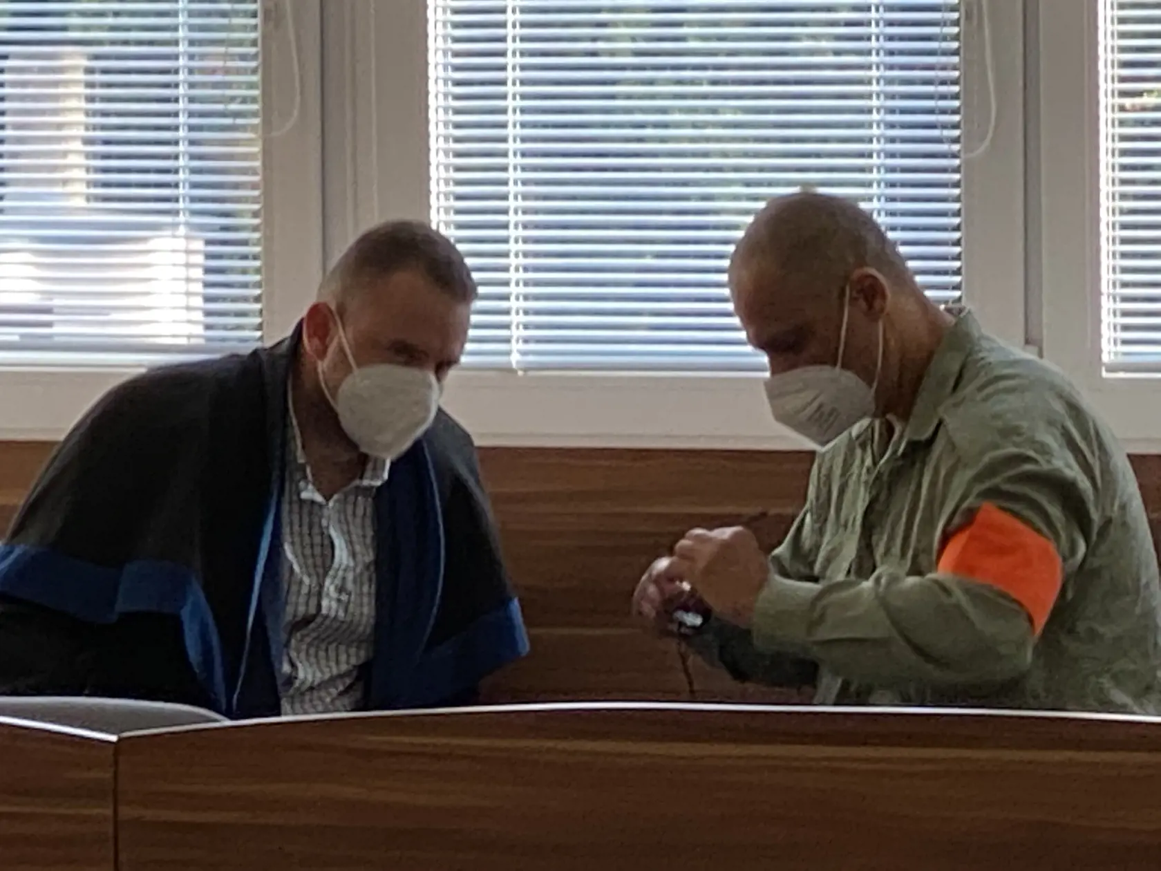 Ladislav Badó z Košíc si odpykáva 23-ročný trest za vraždu Jána Kromku, Petra Klešča a pokus o vraždu Jozefa Holuba. Tvrdí, že na poprave Klešča sa nepodieľal. Okresný súd v Prešove požiadal o obnovu konania a požiadal, aby sa súd zaoberal výpoveďami svedkov, ktorí jeho verziu potvrdzujú.