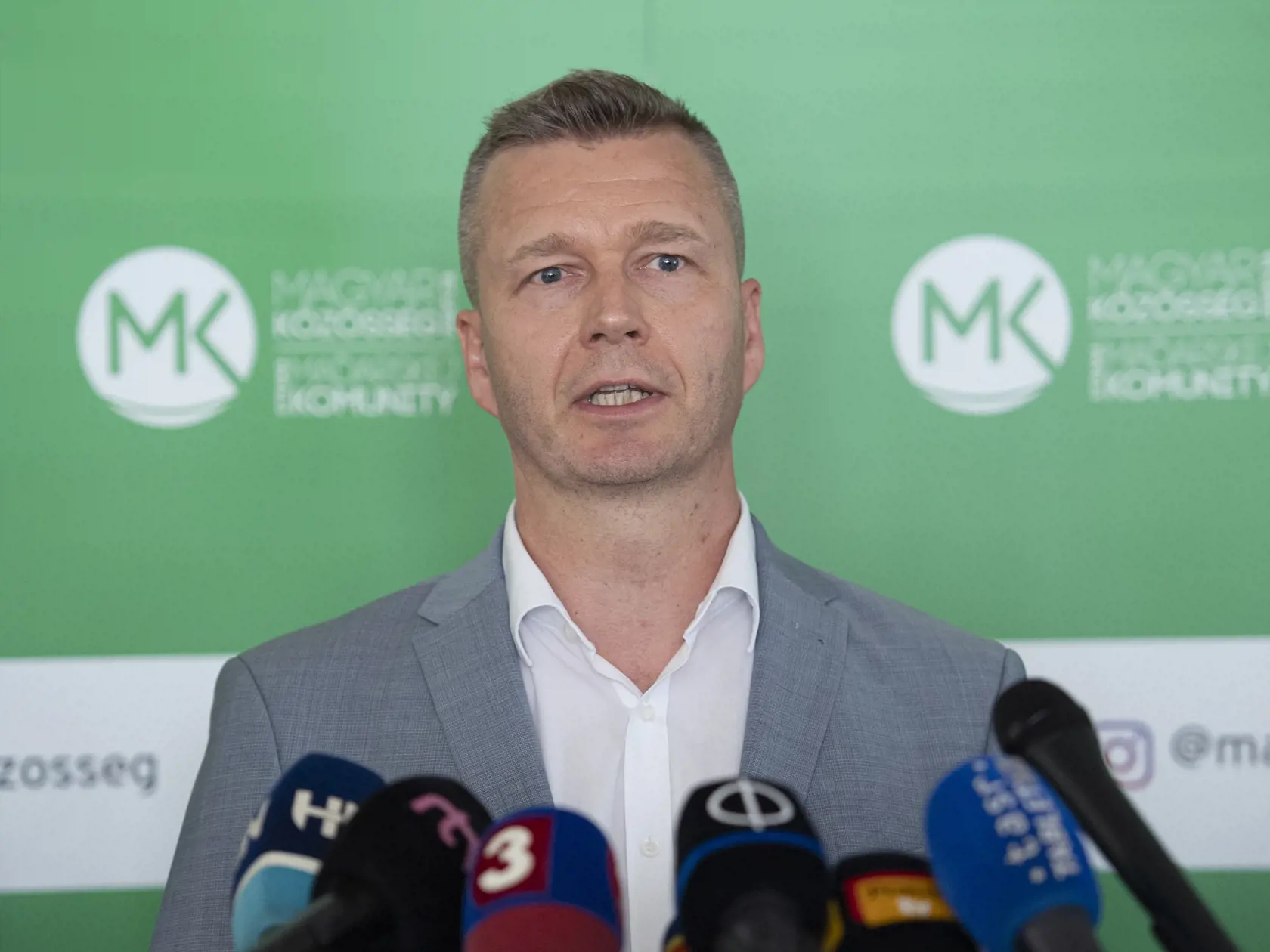 Na snímke predseda Strany maďarskej komunity (SMK) Krisztián Forró počas brífingu po spoločnom rokovaní strán SMK, Most-Híd a strany Maďarská komunitná spolupatričnosť 7. augusta 2020 v Bratislave. Maďarské politické strany sa dohodli na spolupráci. Spoločne vytvoria jednu spoločnú maďarskú politickú stranu. Po spoločnom rokovaní predstaviteľov Strany maďarskej komunity (SMK), strany Most-Híd a Spolupatričnosť o tom v piatok informoval predseda SMK Krisztián Forró.  FOTO TASR - Pavel Neubauer
