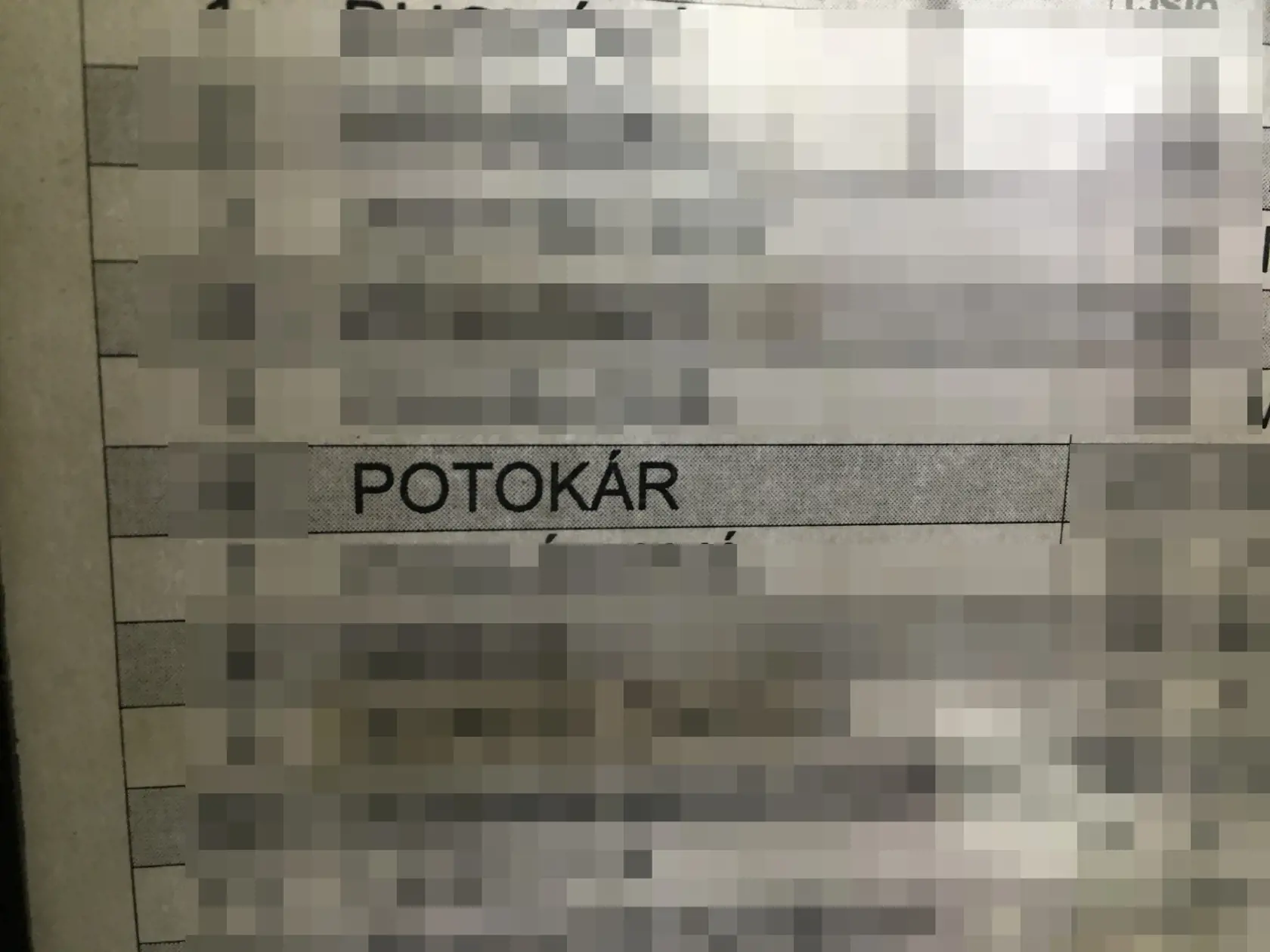 Skromní a milí: Monikini rodičia žijú v tomto paneláku.