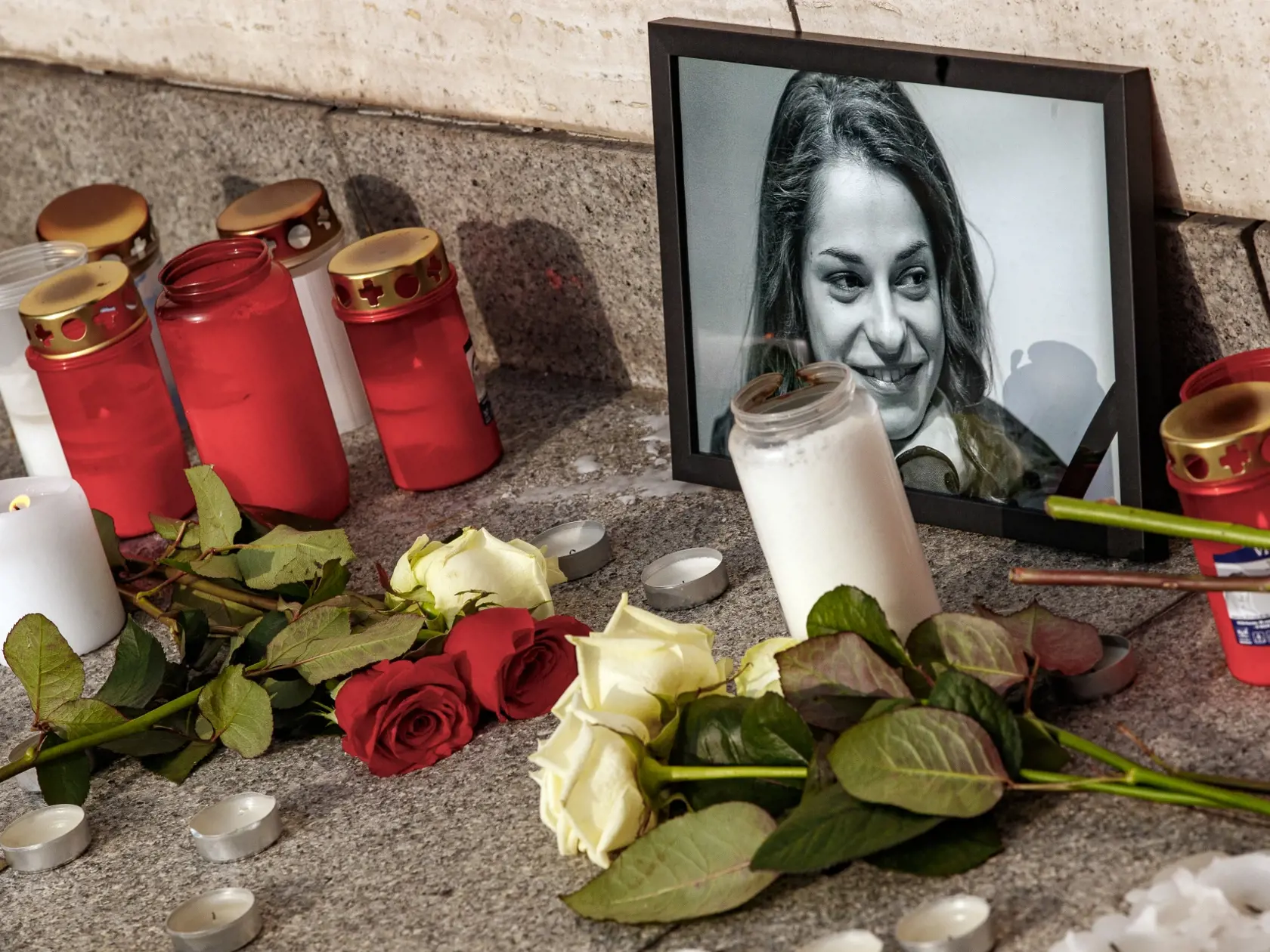 25. 11. 2019 Bratislava: Na život si siahla herečka Monika Potokárová († 27).