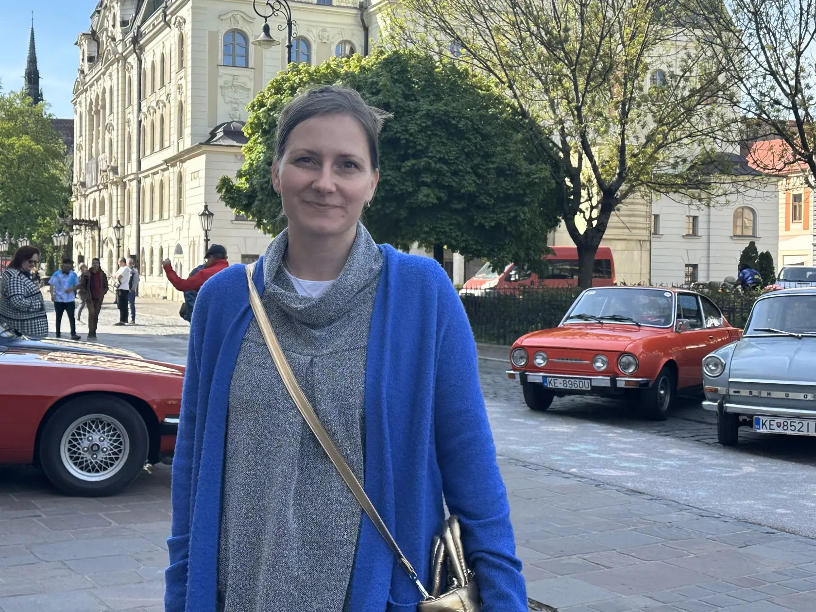 Eva: „Ceny išli určite hore, no nemyslím si, že chodím menej do reštaurácií. Skôr si vyberám, do ktorej reštaurácie pôjdem. Nepozerám už len hlavne na kvalitu, ale aj na cenu, ktorá je, prirodzene, rozhodujúca. Viac varím aj doma, ale určite neobídem podniky, ktoré mám rada.“