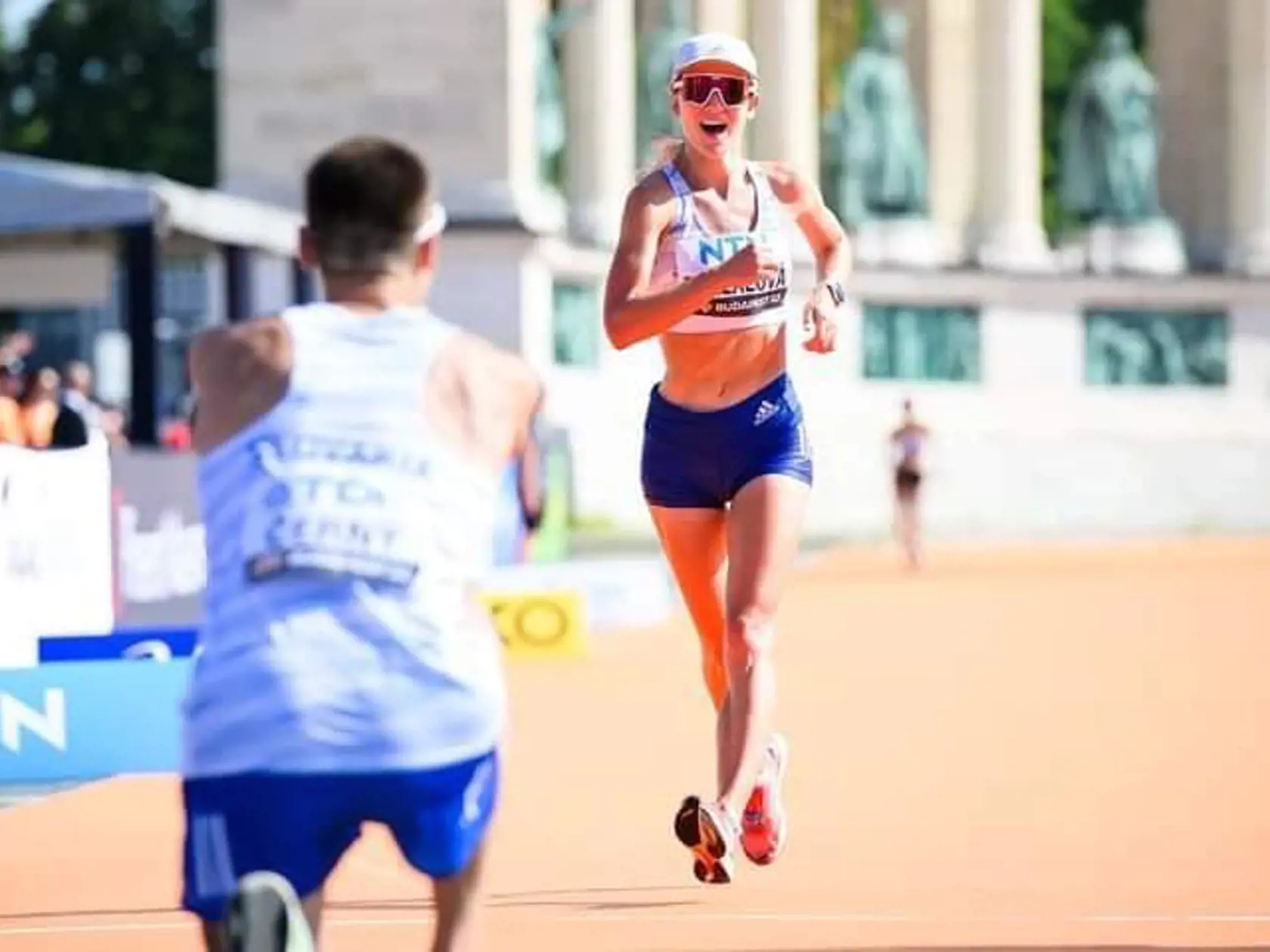 Dominik Černý prekvapil v cieli pretekov svoju priateľku Hanku žiadosťou o ruku