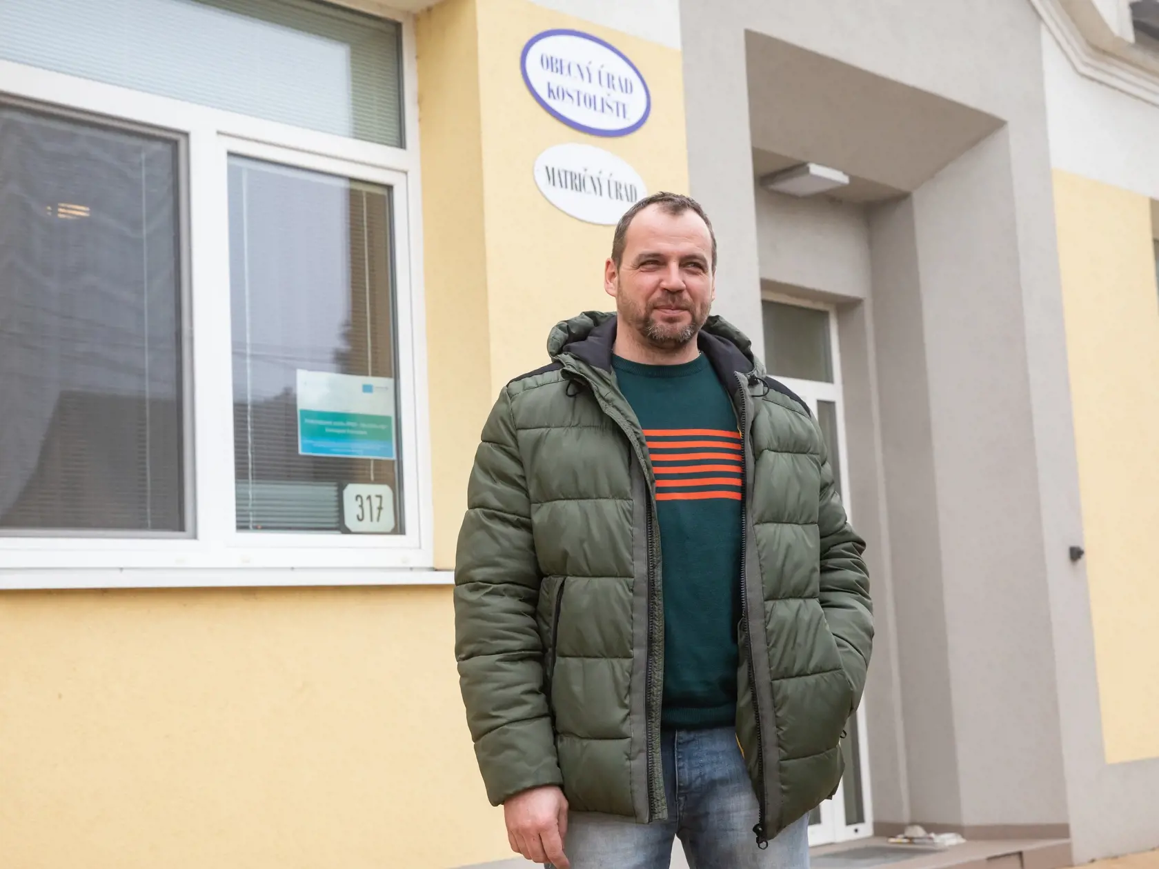 Reportáž v dedine Kostolište kde bol pred rokom prvý prípad covid-19.
