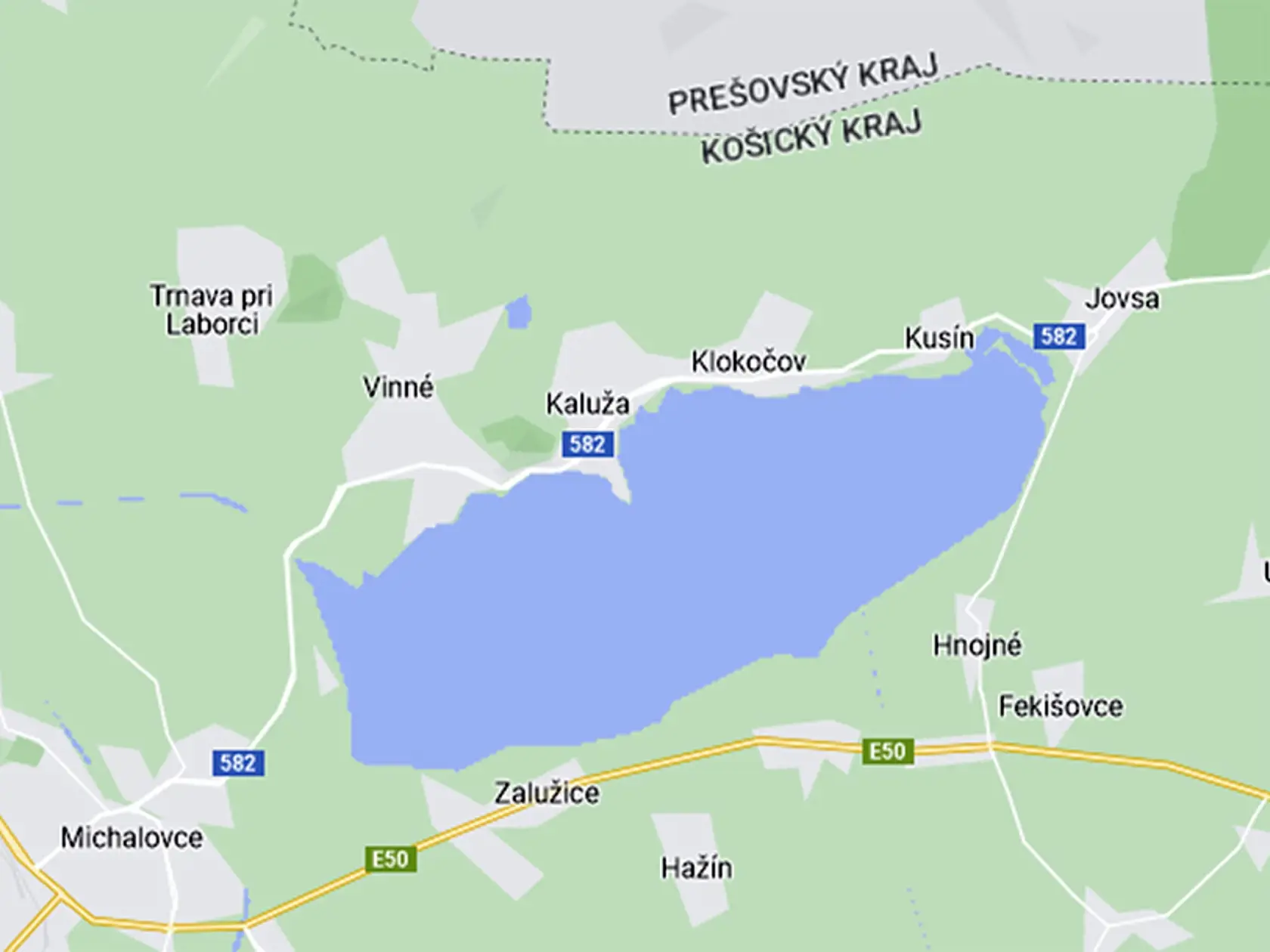 Zemplínska šírava predstavuje vodnú plochu približne 3 500 hektárov.