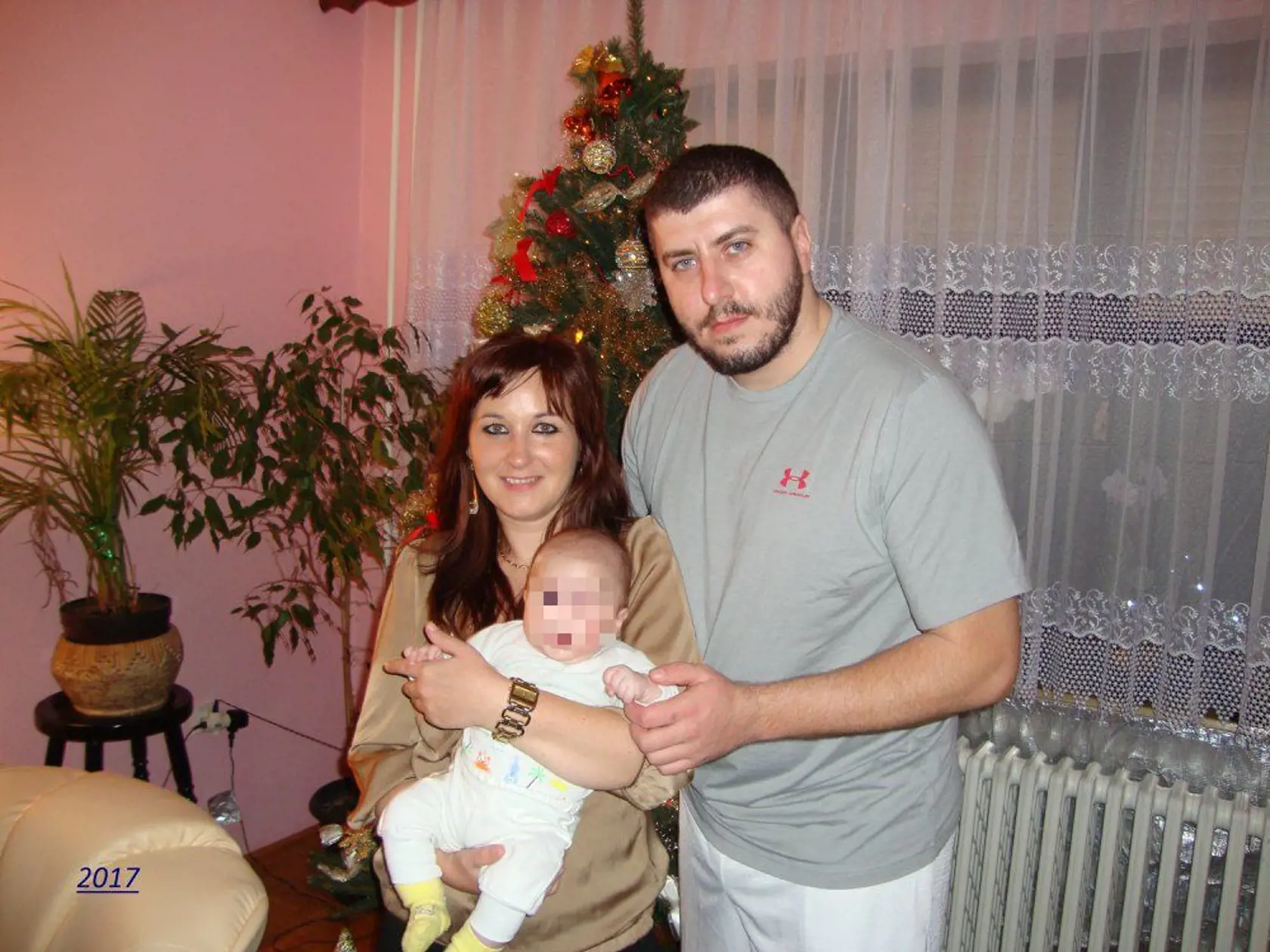 Šťastie tejto krásnej mladej rodiny zničil koronavírus