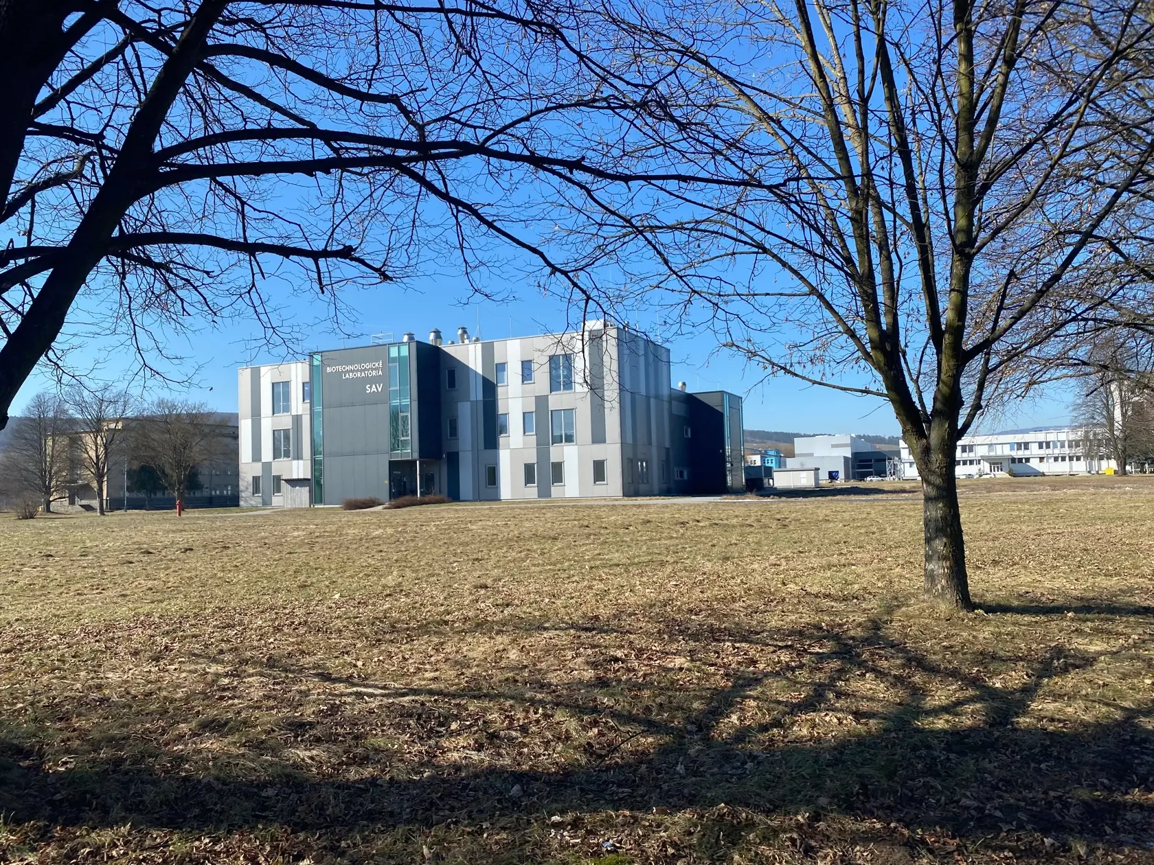 Biotechnologické laborátoriá SAV v Šarišských Michaľanoch.