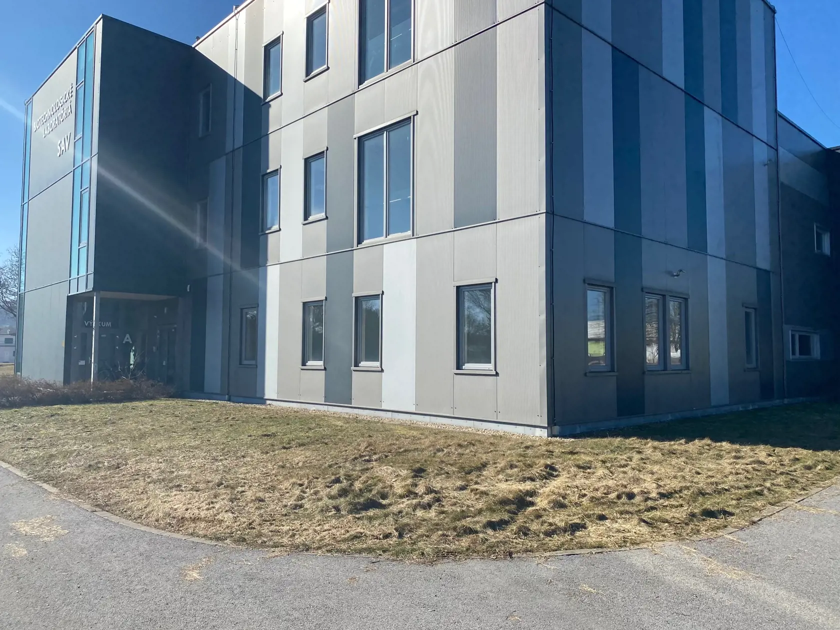 Biotechnologické laborátoriá SAV v Šarišských Michaľanoch.