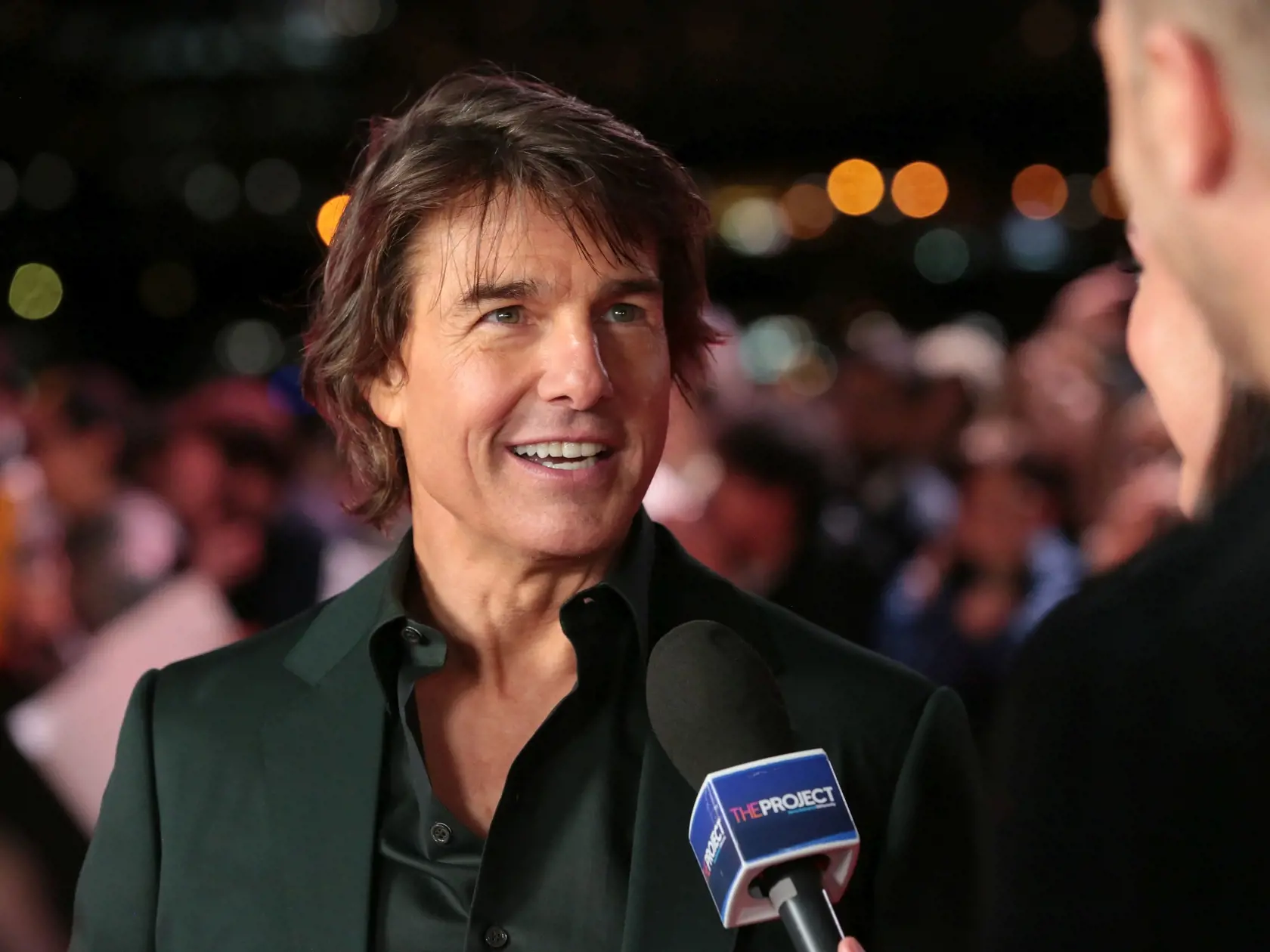 Obľúbený hollywoodsky herec Tom Cruise má rok po šesťdesiatke, no po jeho boku sa objavuje už pár mesiacov mladá ruská boháčka Elsina Khayrová. Len 36-ročná kráska mala vraj hercovi úplne poblázniť hlavu.