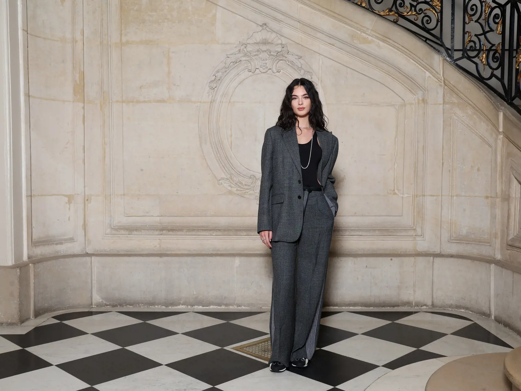 Modelka Deva Cassel je kópiou svojej mamy - jej rodičmi sú Monica Bellucci a Vincent Cassel. 