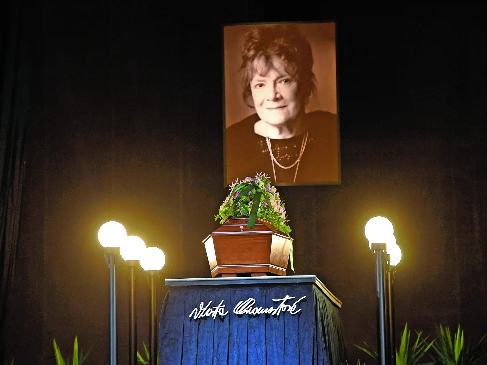 Vlasta Chramostová