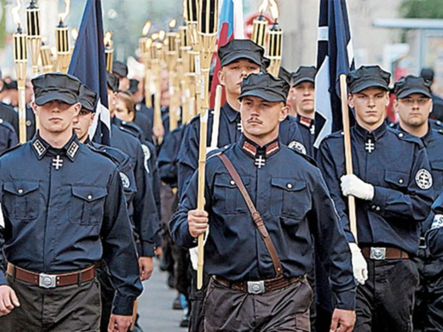 Z minulosti Mariána Kotlebu.