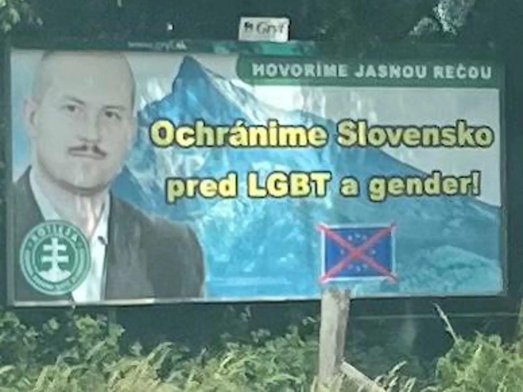 Sporný bilboard strany Mariána Kotlebu.