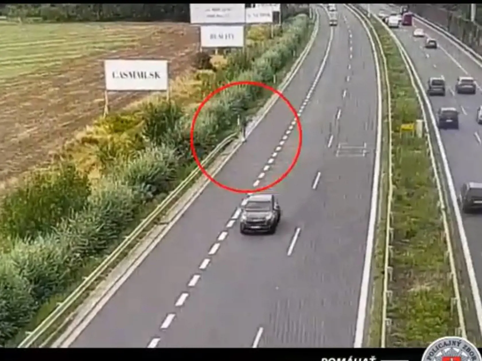 Muž sa s kolobežkou vybral na diaľnicu D1.