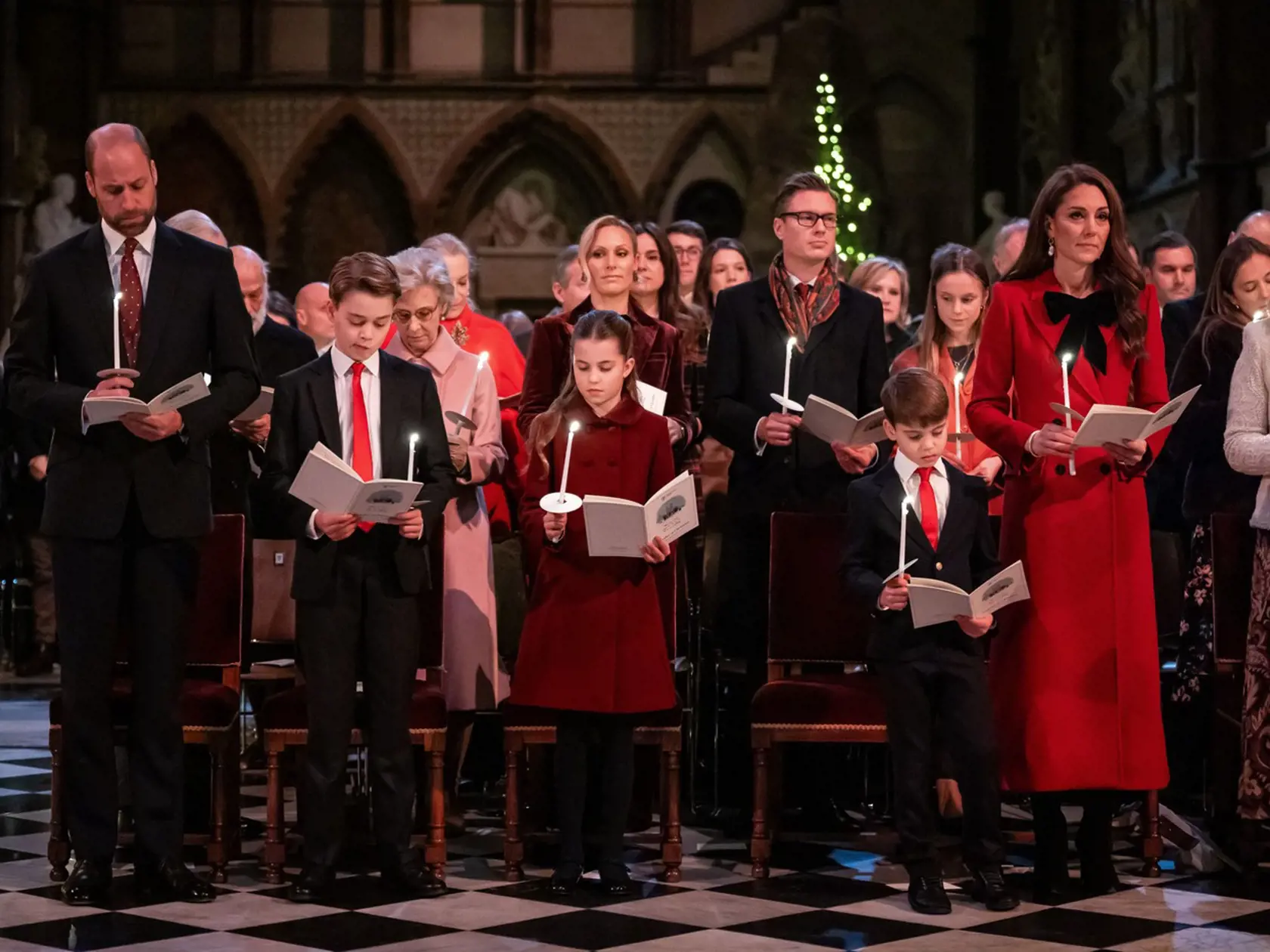 Britská kráľovská rodina počas tradičného vianočného koncertu, ktorý organizuje princezná Kate.
