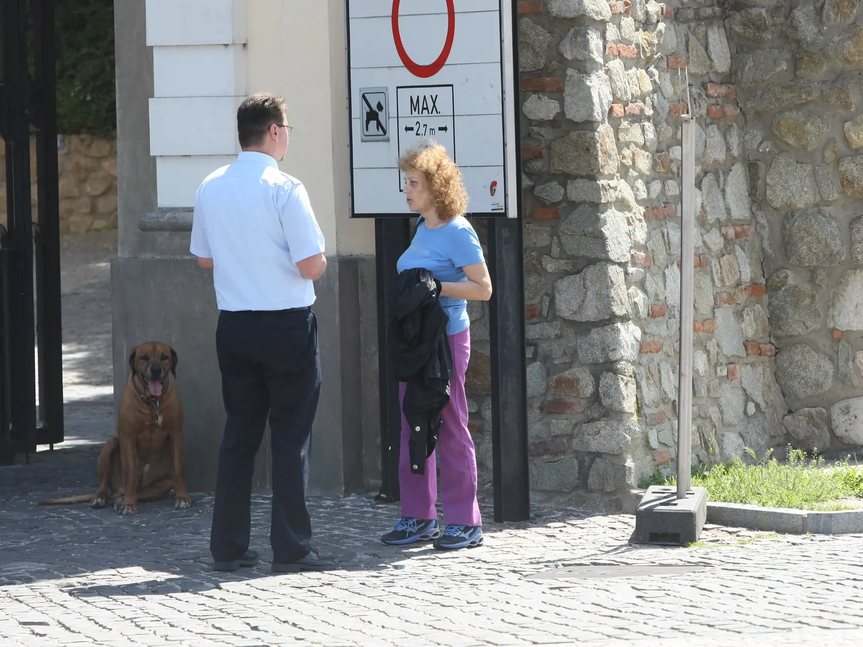 Soňa Valentová pred časom na prechádzke so psom