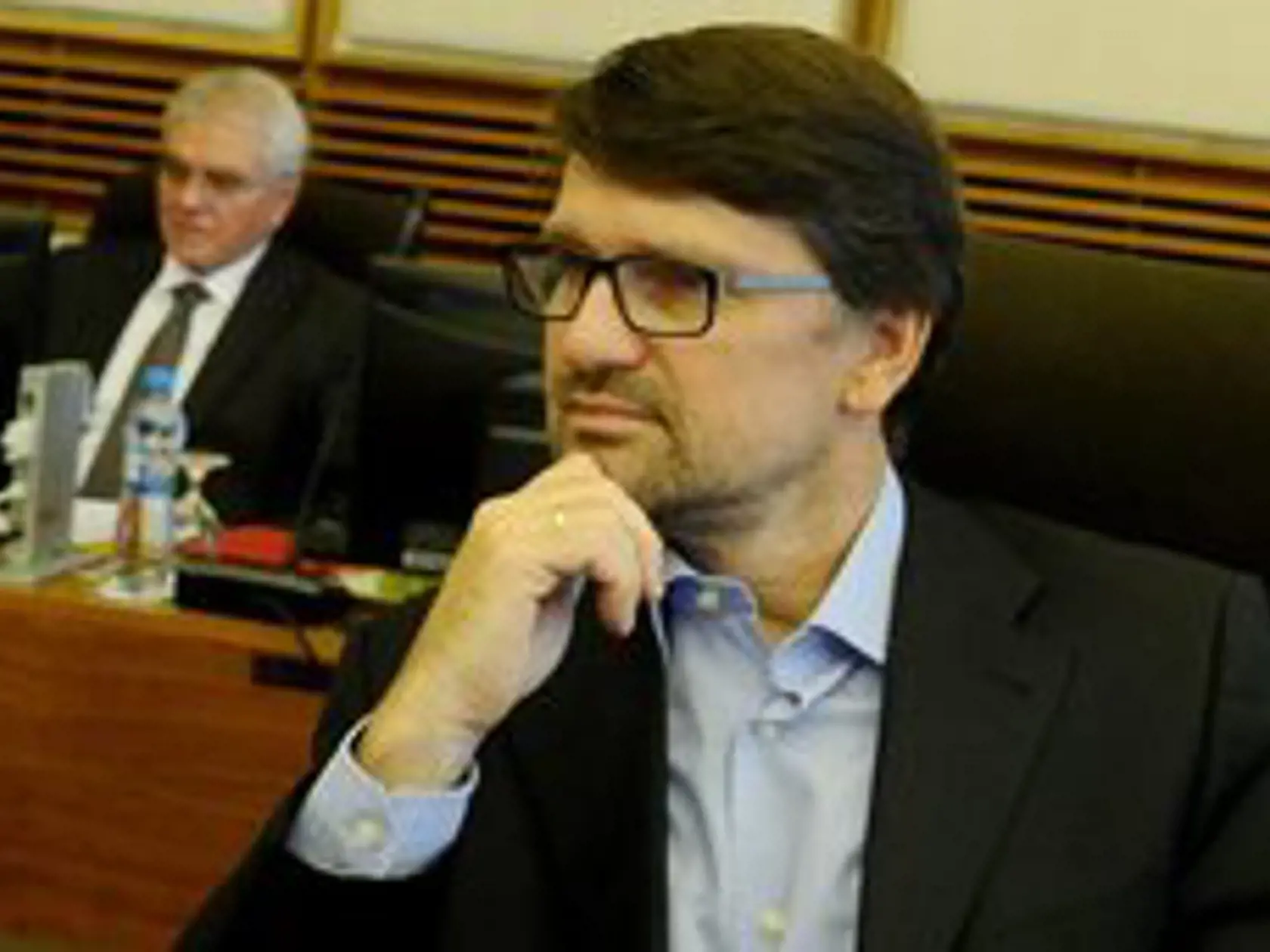Marek Maďarič tvrdí, že RTVS si musí vyššie poplatky zaslúžiť kvalitou.