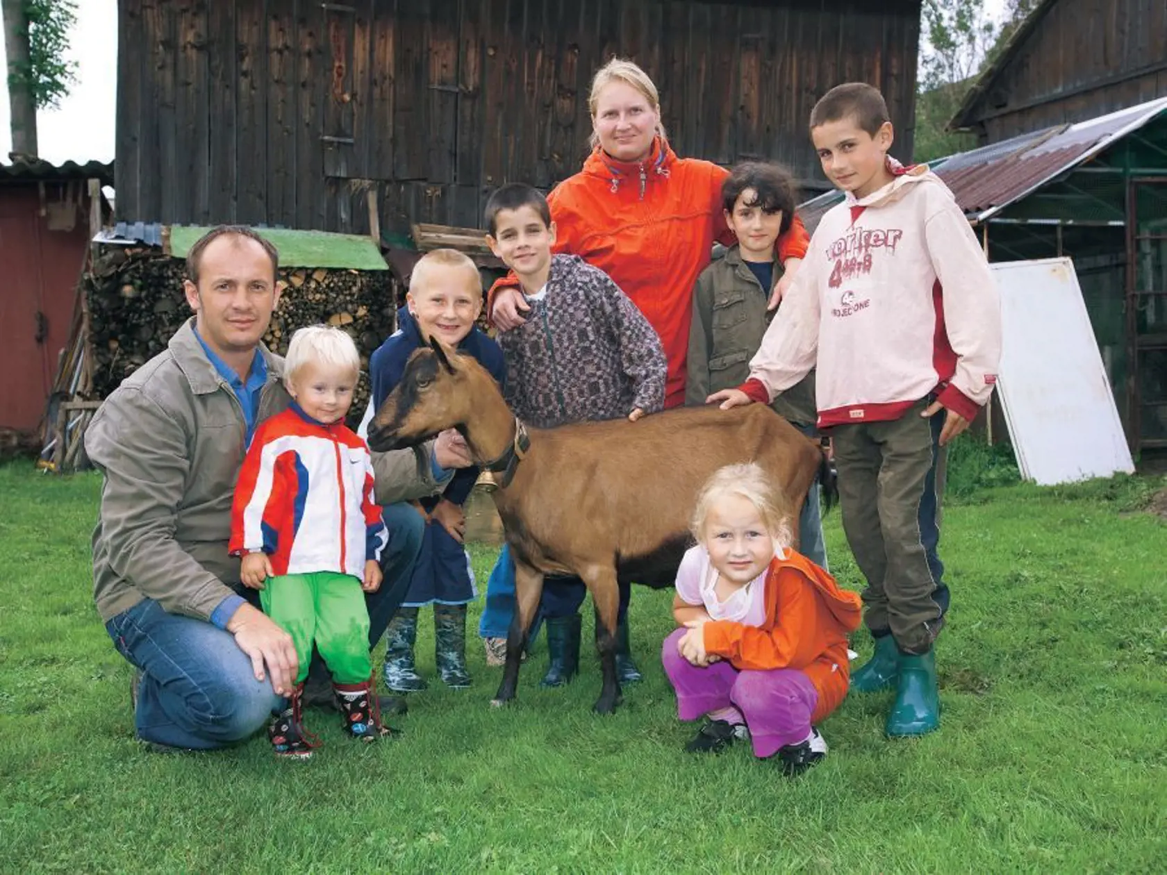 Tri z jej detí si s manželom adoptovali z domova. Do šou odchádzala v treťom mesiaci ďalšieho tehotenstva. Do súťaže sa tak prihlásila, aby svojim deťom zabezpečila lepšiu budúcnosť.