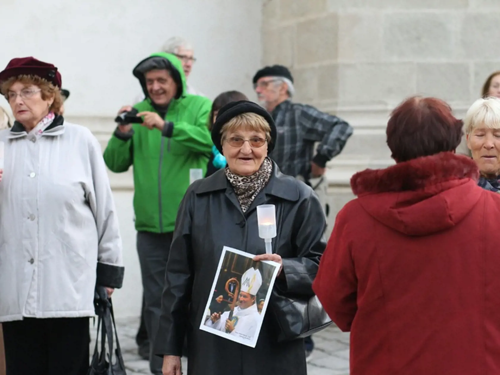 Protestné zhormaždenie: Veriaci žiadajú pre Bezáka spravodlivosť.