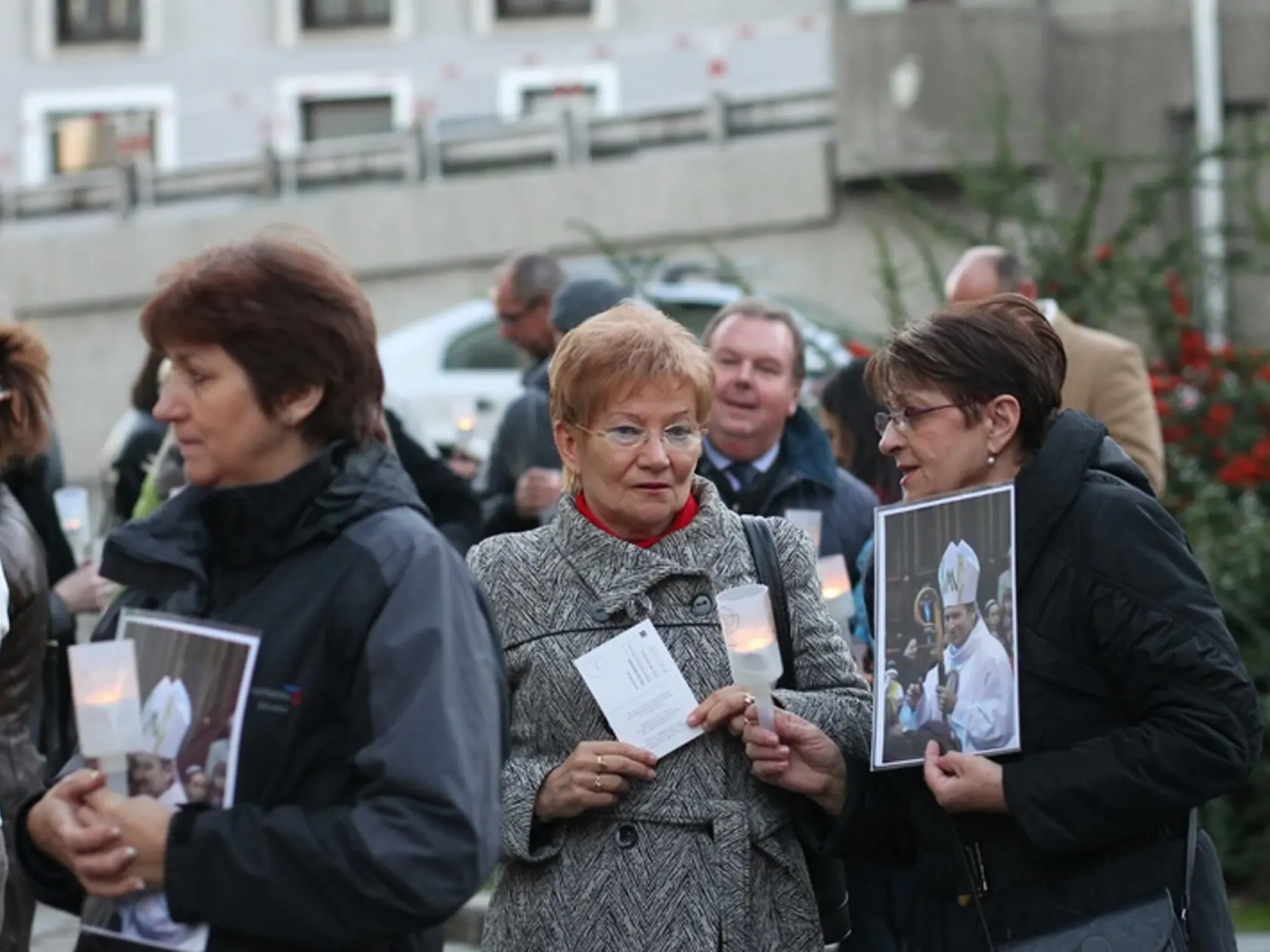 Protestné zhormaždenie: Veriaci žiadajú pre Bezáka spravodlivosť.