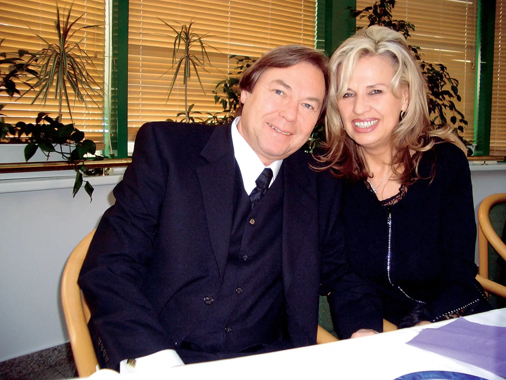 Eva Máziková, speváčka, manžel Peter
foto : archív E. M.
uverejnené Báječná Žena 19/2007
pôvodný súbor:Obrázok 063.eps
