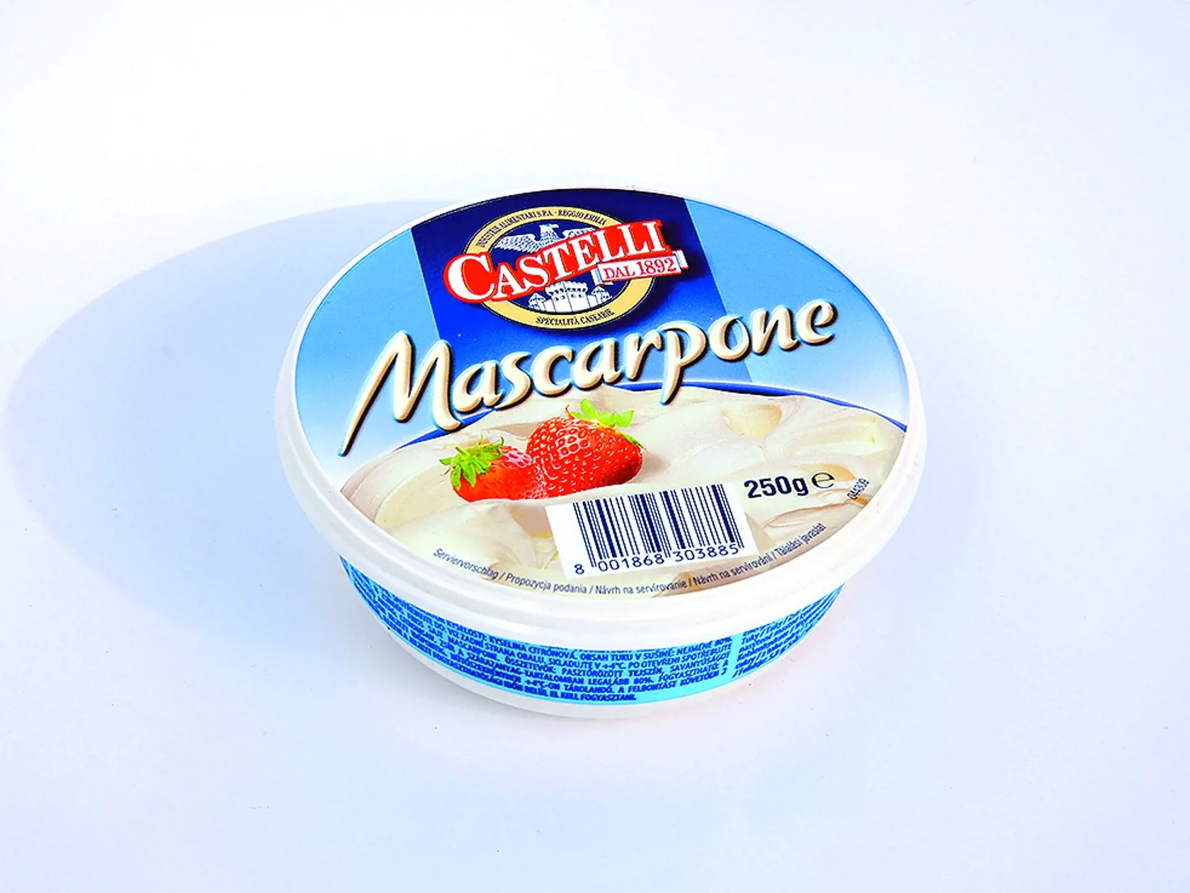 Mascarpone Castelli, 250 g Krajina pôvodu/ Taliansko Zloženie/ smotana, regulátor kyslosti: kyselina citrónová Energia v 100 g/ 1 463 kJ Bielkoviny/ 5,8 g Sacharidy/ 3 g Tuky/ 35,5 g REDAKCIA HODNOTÍ: Maslovo žltý syr s jemnou smotanovou vôňou má z porovnávaných výrobkov najredšiu konzistenciu a na okrajoch najviac oddelenej srvátky. Textúra je hladká, krémovitá, najľahšie sa mieša. Chuť syra je smotanová, mierne kyslastá, preto sa dá využiť na sladké krémy i na slané nátierky. Aj tento syr má n