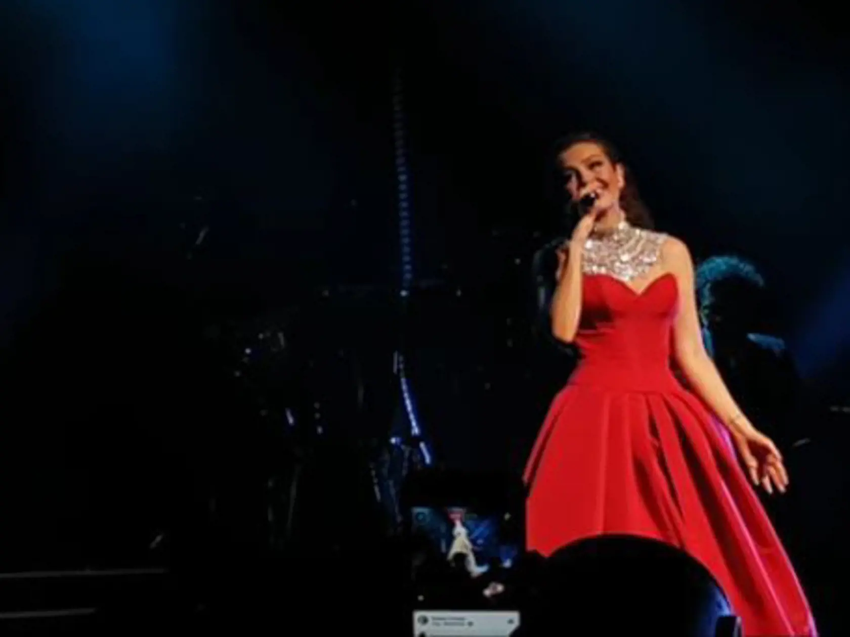Thalía na svojich koncertoch ohuruje nielen spevom a tancom, ale aj krásnymi kostýmami. 