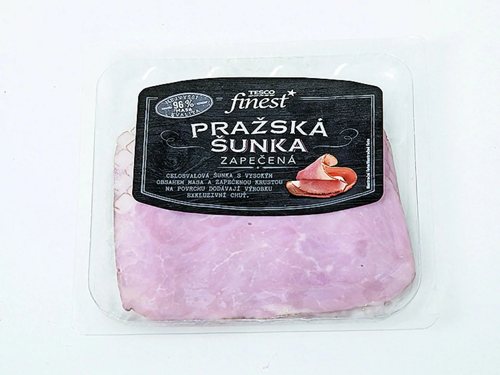 Pražská šunka Tesco Finest, 100 g Predáva/ Tesco Krajina pôvodu/ Česko Zloženie/ bravčové stehno 96 %, pitná voda, jedlá soľ, konzervačná látka: dusitan sodný, dextróza, stabilizátory: difosforečnany a trifosforečnany, antioxidant: erytorban sodný, aróma, cibuľa Energia v 100 g/ 719 kJ Bielkoviny/ 18,5 g Sacharidy/ 1,9 g Tuky/ 10 g Soľ/ 2,1 g REDAKCIA HODNOTÍ: Sýtoružová šunka má efektný tvar a jemnú vôňu pečeného mäsa. Hrubšie oválne plátky lemuje tenká kôrka, na hornom okraji je asi centimetro