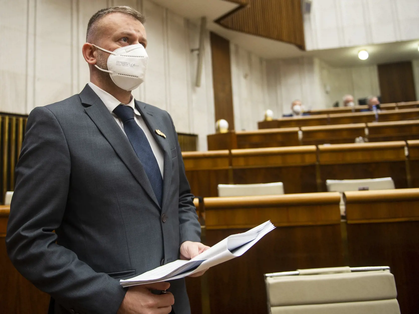 Eduard Kočiš vycítil príležitosť a prebehol z ĽSNS do strany Republika.