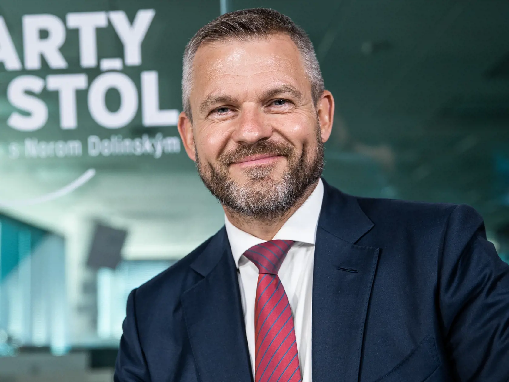 Peter Pellegrini dal zbohom strane SMER-SSD a založil svoju vlastnú, a to Hlas-SD.