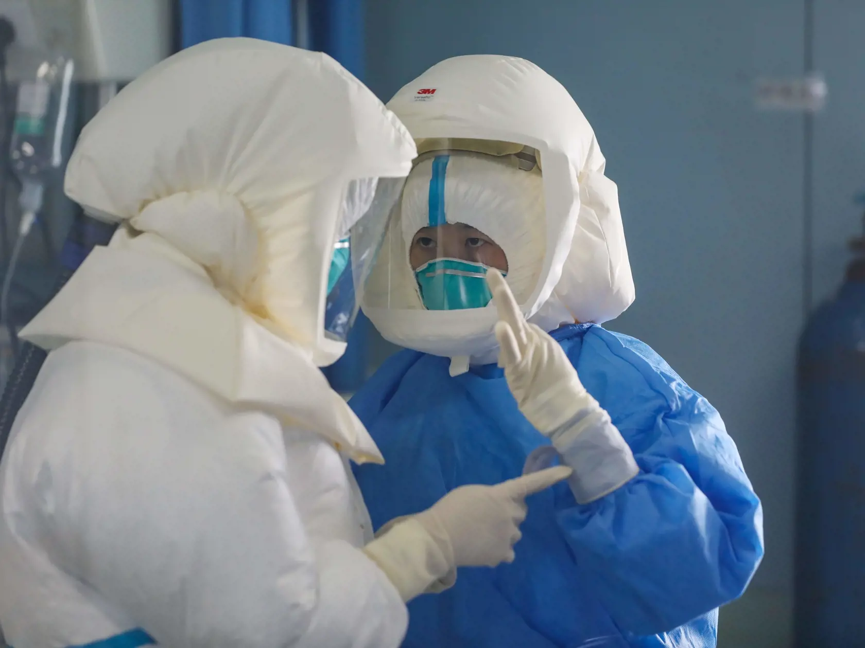 S plným nasadením kapacít súkromných a štátnych laboratórií odhaduje štát v priebehu týždňov počet testovaných pacientov až na 4000 denne.
